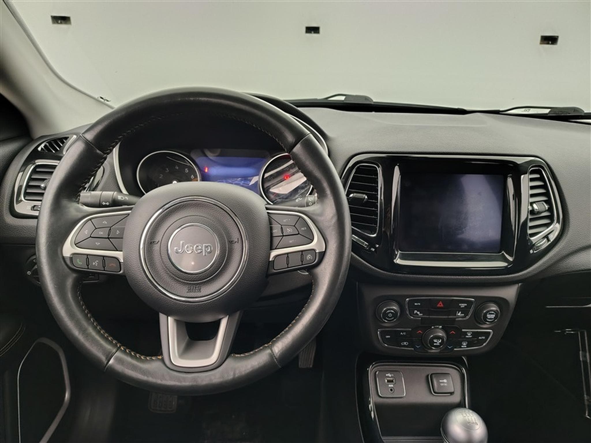 Jeep Compass 1.4 Turbo 4x2 Limited NAVI/XENON/CUIR EL-CH/PDC (2020) - Foto 9