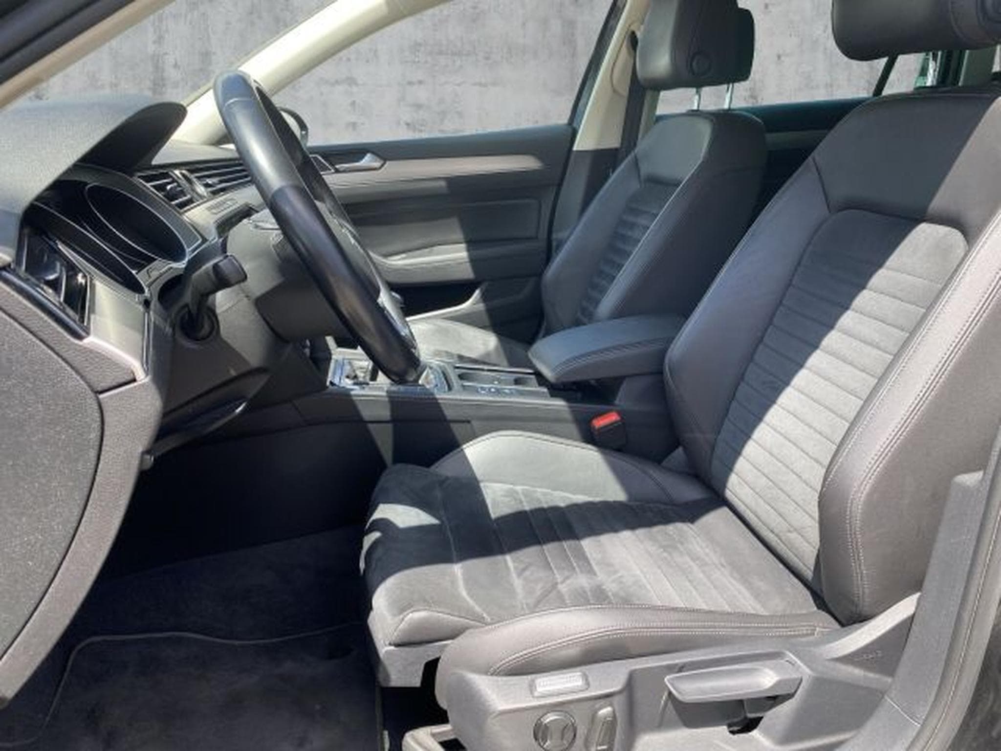 VW Passat Passat 2.0 TDI Highline NAVI LED AHK SHZ PDC S&amp;S (2019) - Foto 11