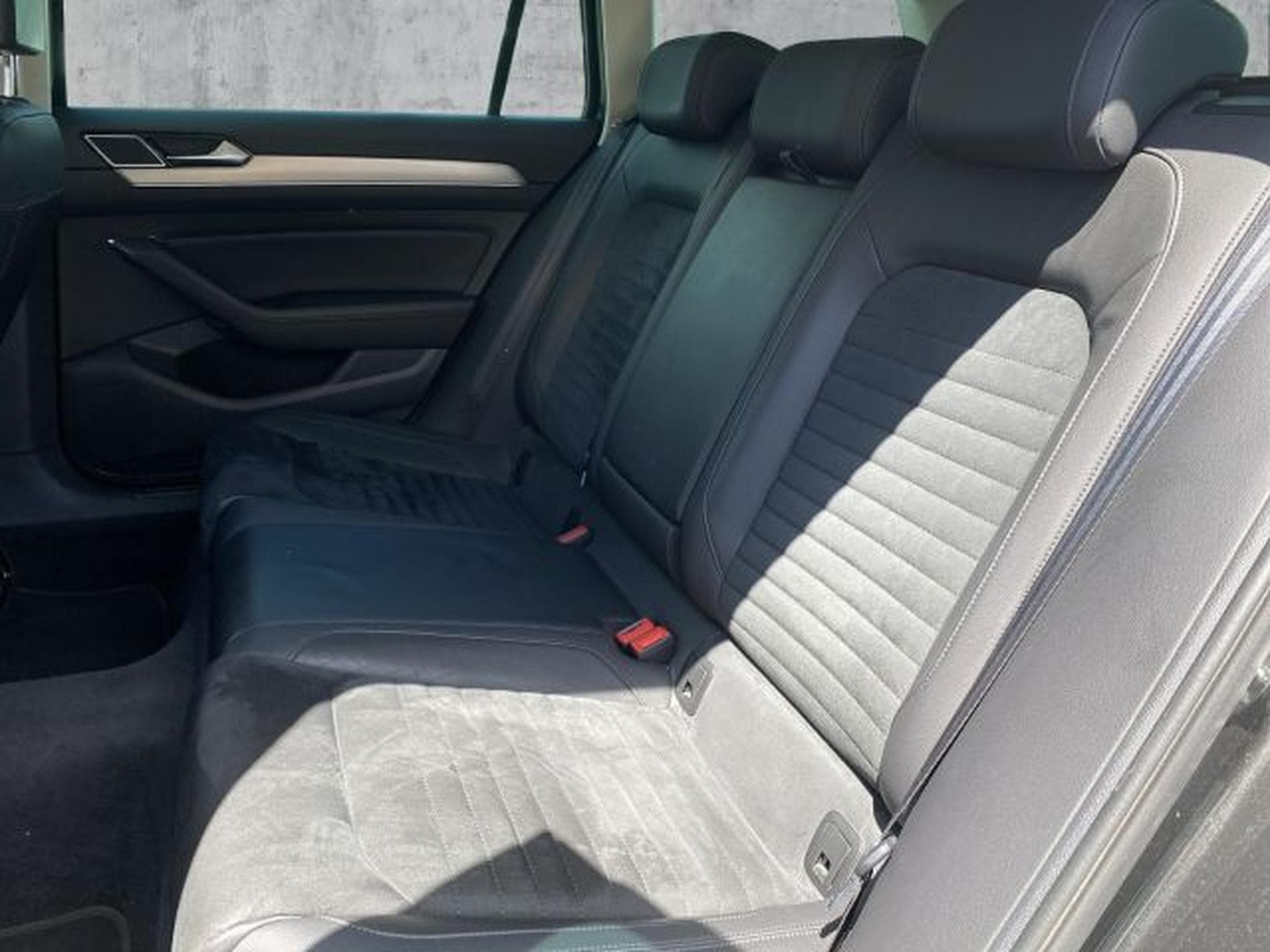 VW Passat Passat 2.0 TDI Highline NAVI LED AHK SHZ PDC S&amp;S (2019) - Foto 12