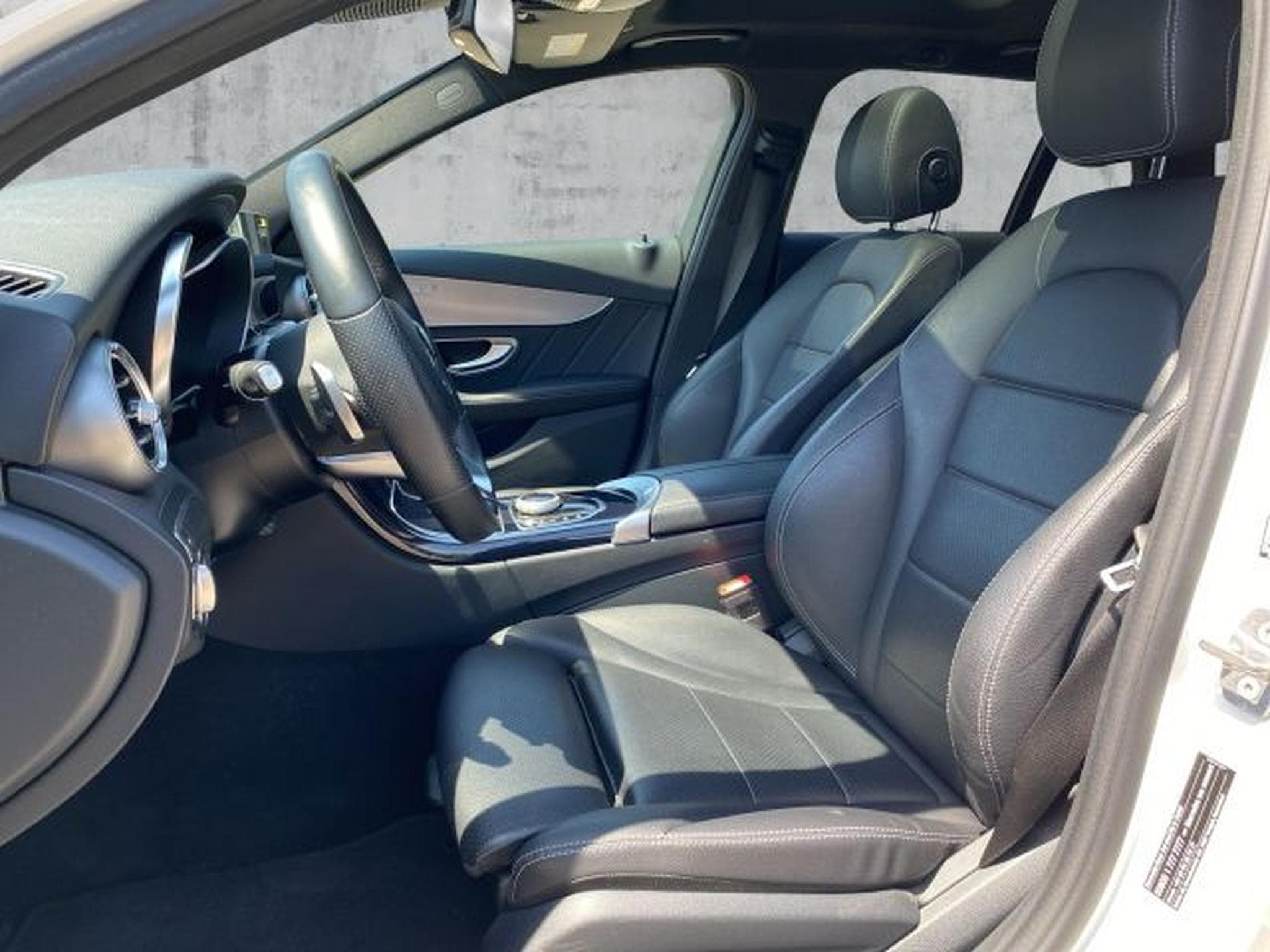 Mercedes C 220 C 220d T Autom. AMG-Line NAVI Multibeam RFK PANO (2019) - Foto 11