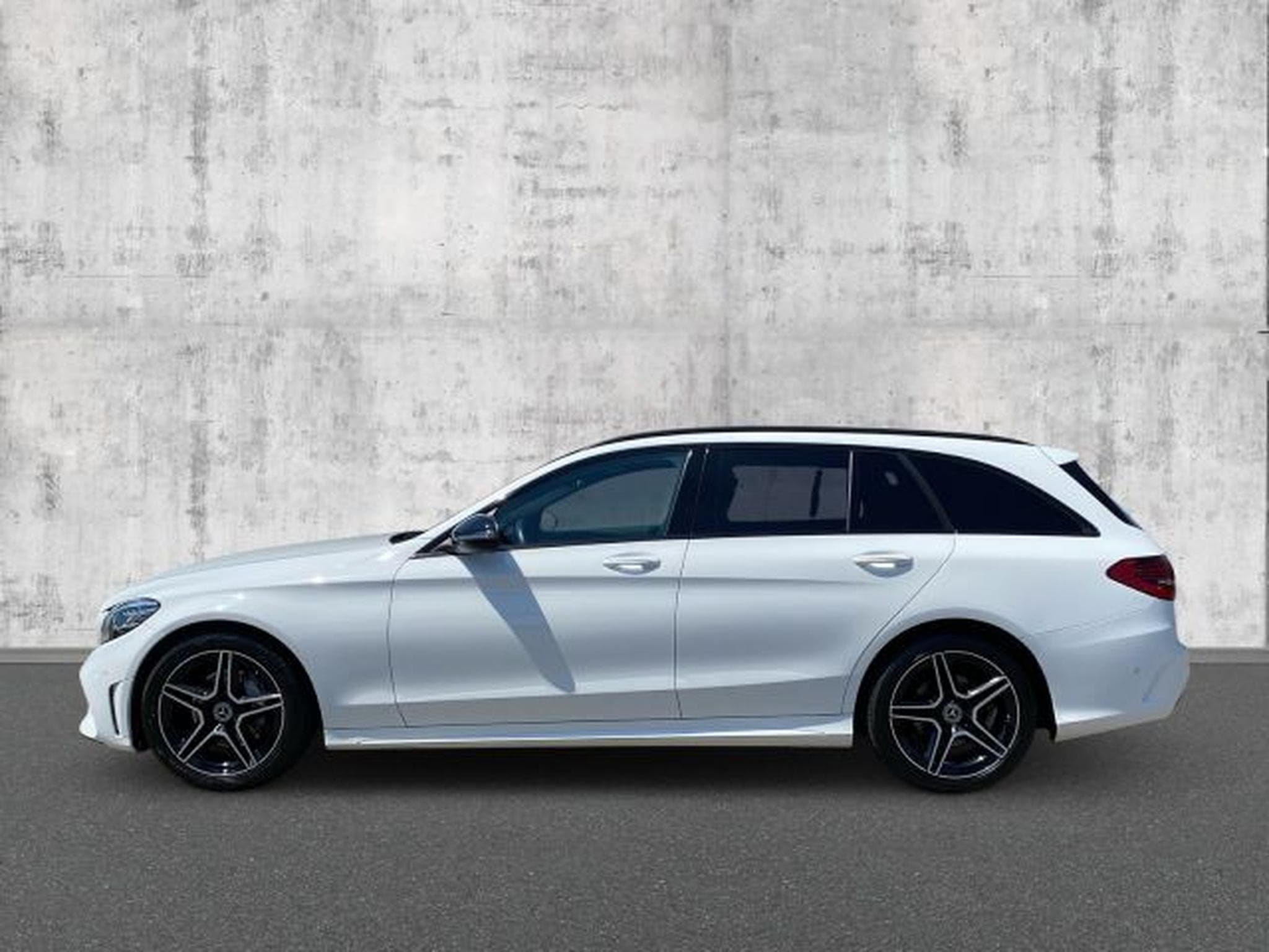 Mercedes C 220 C 220d T Autom. AMG-Line NAVI Multibeam RFK PANO (2019) - Foto 2