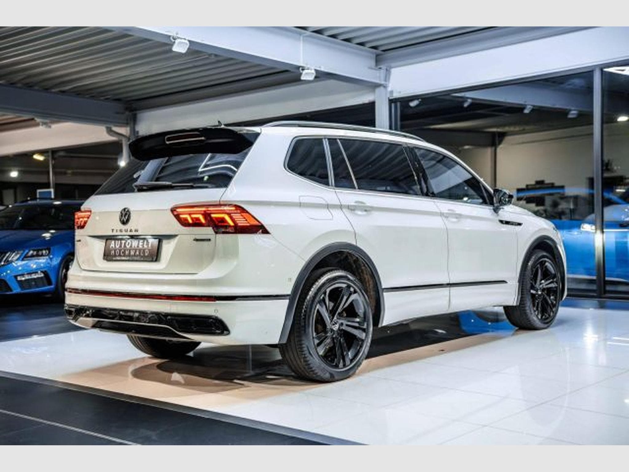 VW Tiguan Tiguan Allspace R-Line 4M 7-Sitze STHZG AHK H&amp;K (2023) - Photo 13