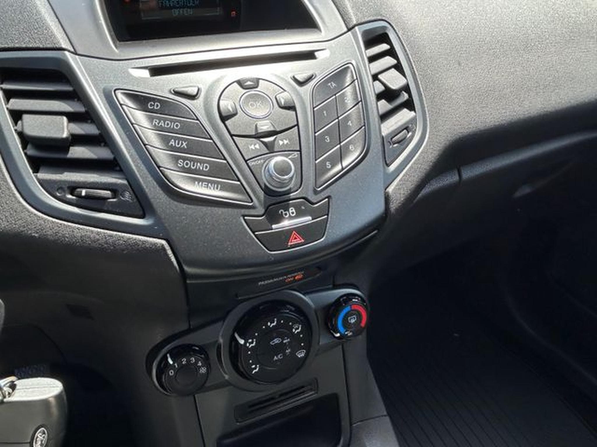 Ford Fiesta Fiesta Trend *Klima*Euro6* (2015) - Foto 12
