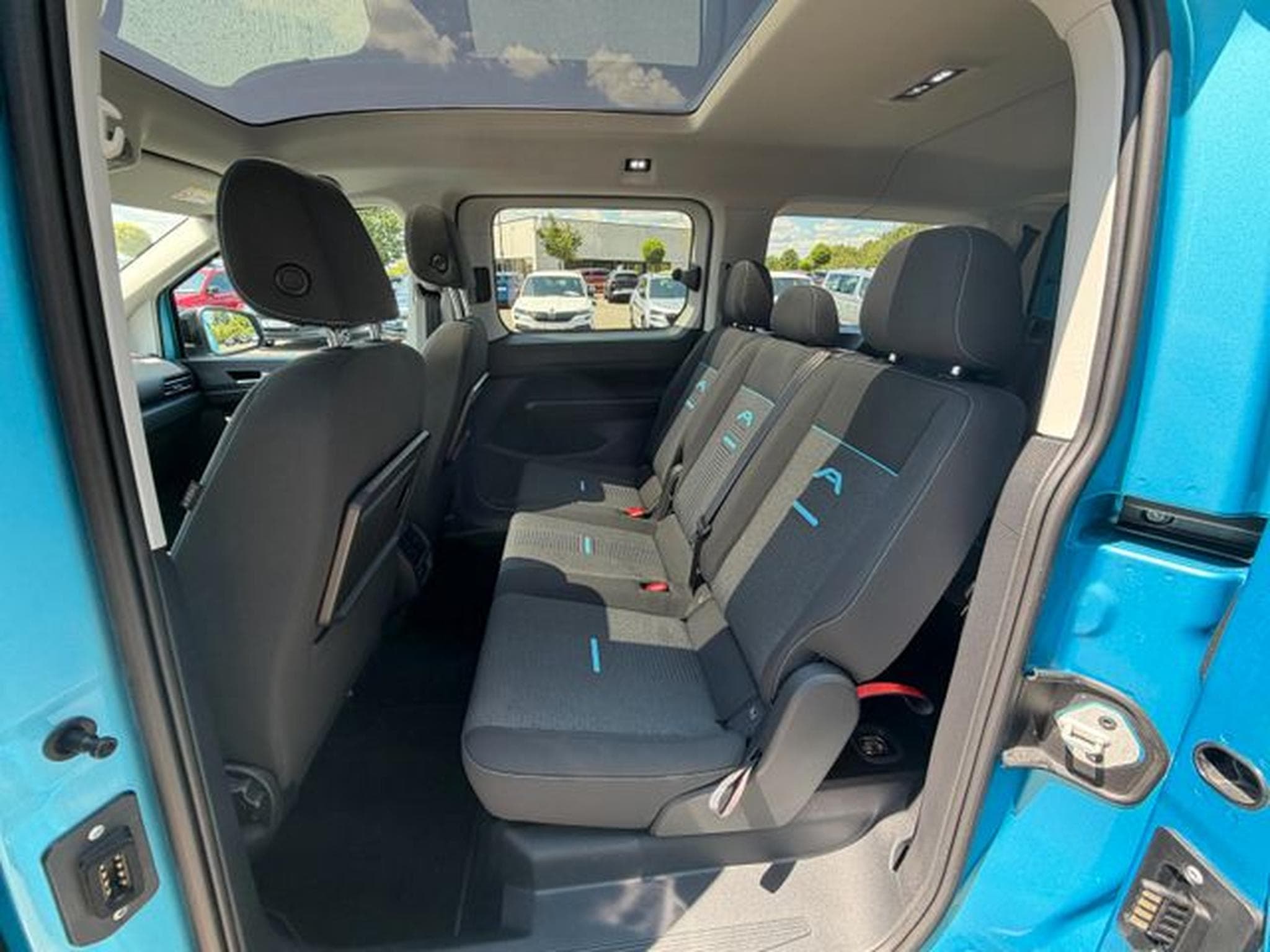 Ford Tourneo Grand Tourneo Connect Active Aut. 7-Si. PanoAHK (2022) - Photo 12