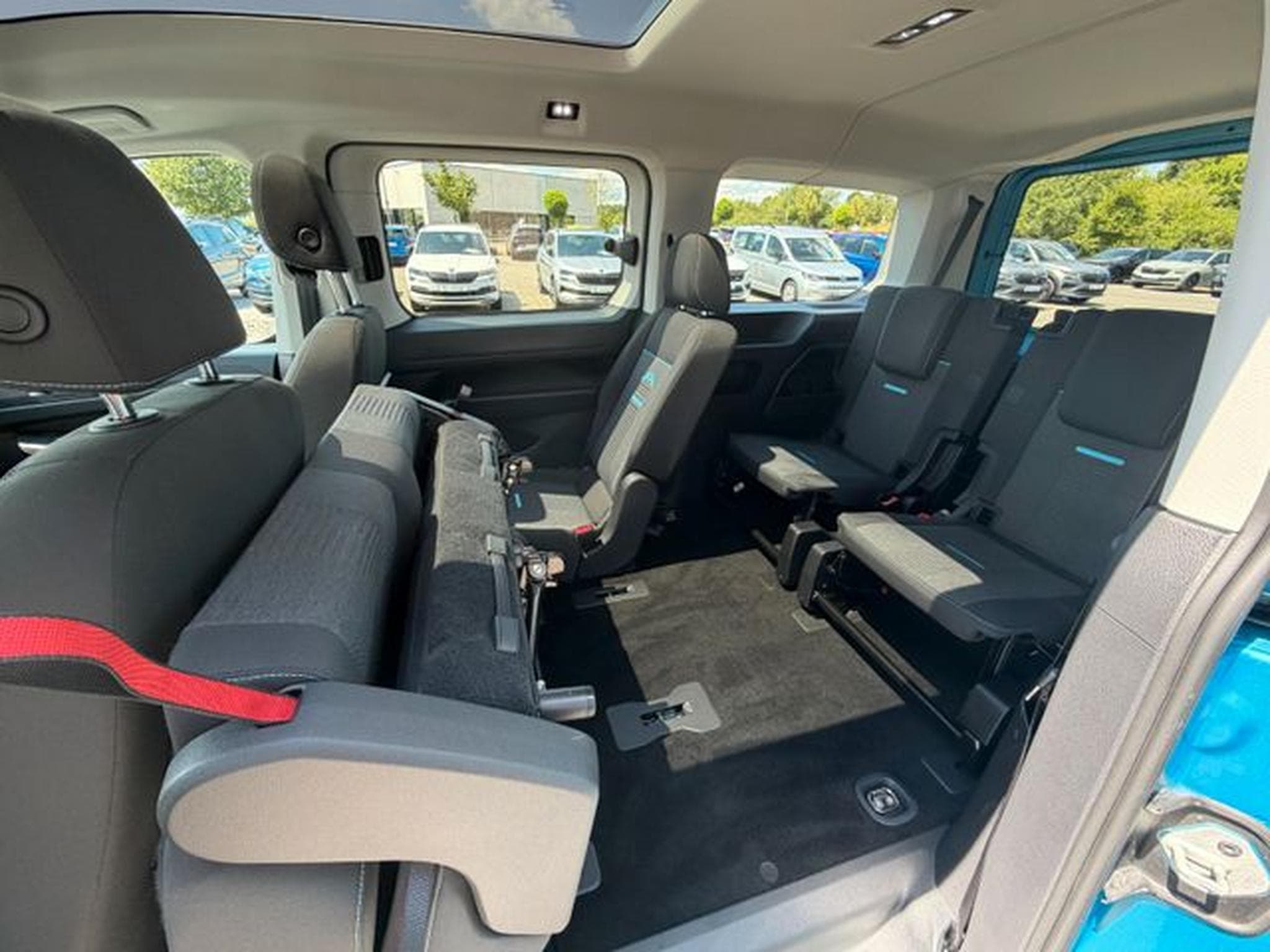 Ford Tourneo Grand Tourneo Connect Active Aut. 7-Si. PanoAHK (2022) - Photo 14