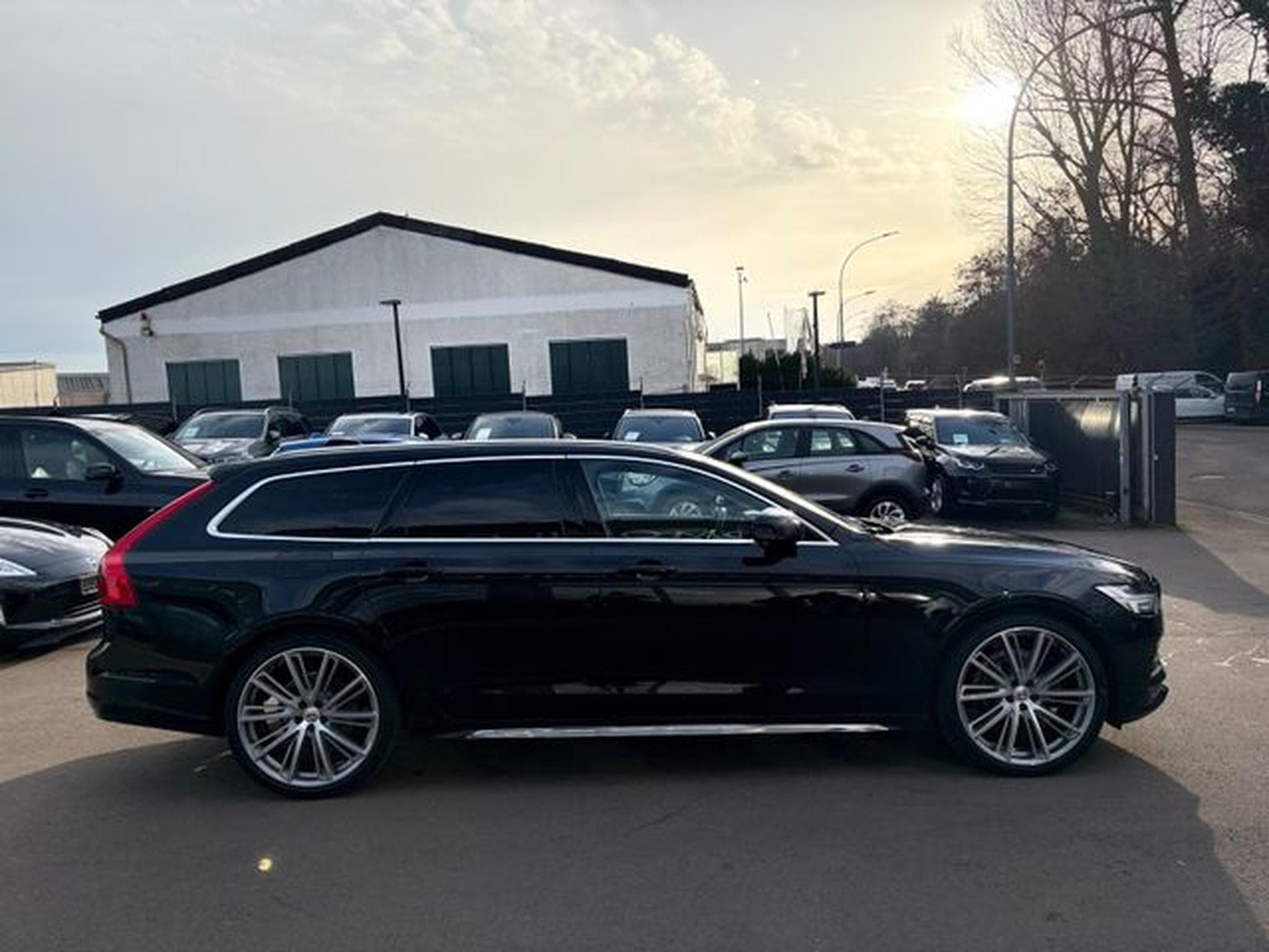 Volvo V90 VOLVO V90 MOMENTUM*LED*VOLLLEDER*21.ZOLL* (2018) - Photo 12