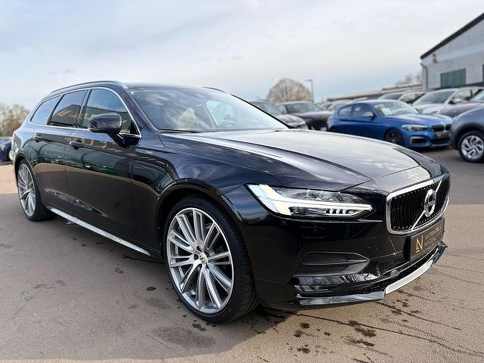 Volvo V90 VOLVO V90 MOMENTUM*LED*VOLLLEDER*21.ZOLL* (2018) - Photo 6
