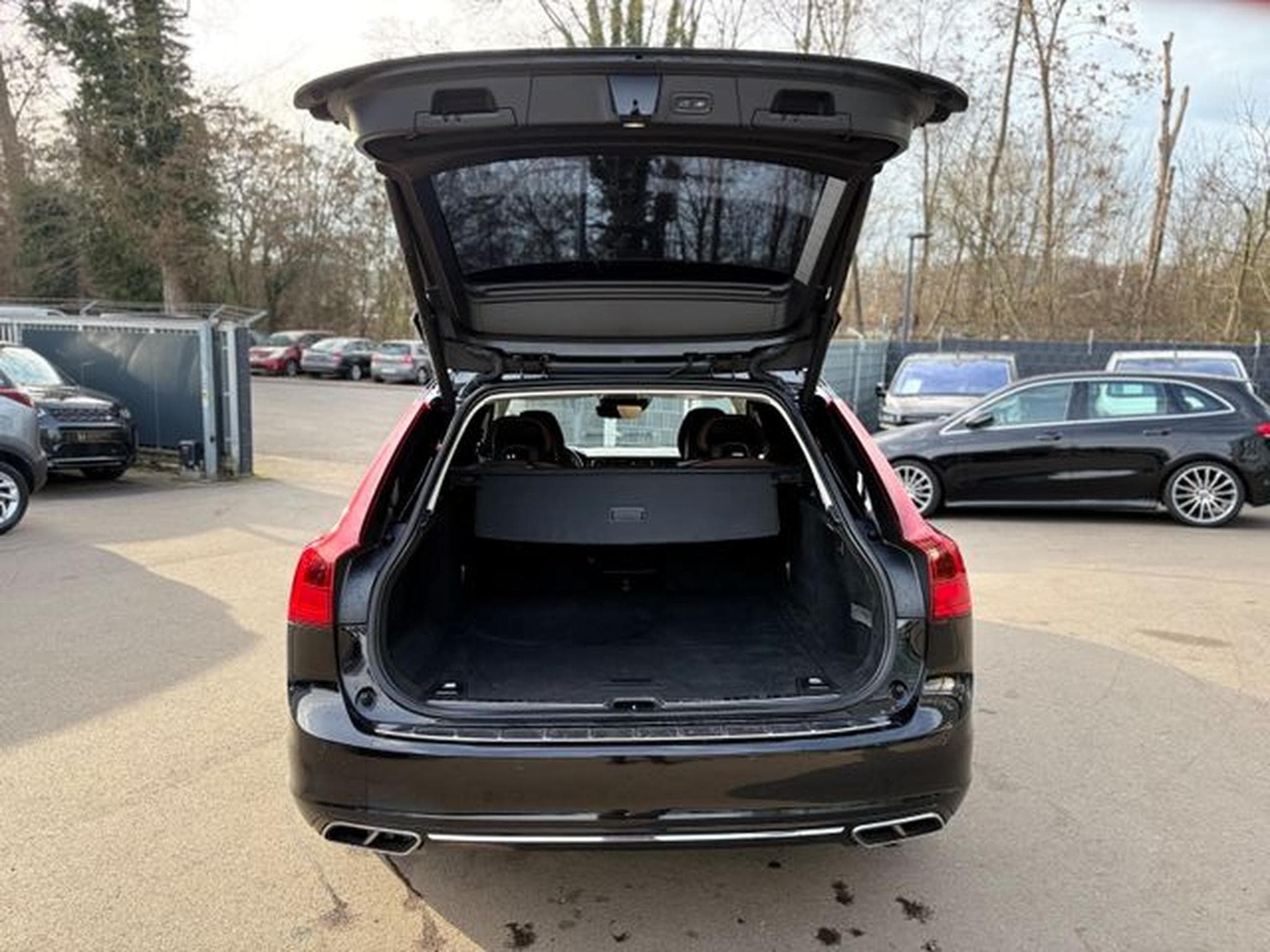 Volvo V90 VOLVO V90 MOMENTUM*LED*VOLLLEDER*21.ZOLL* (2018) - Photo 9