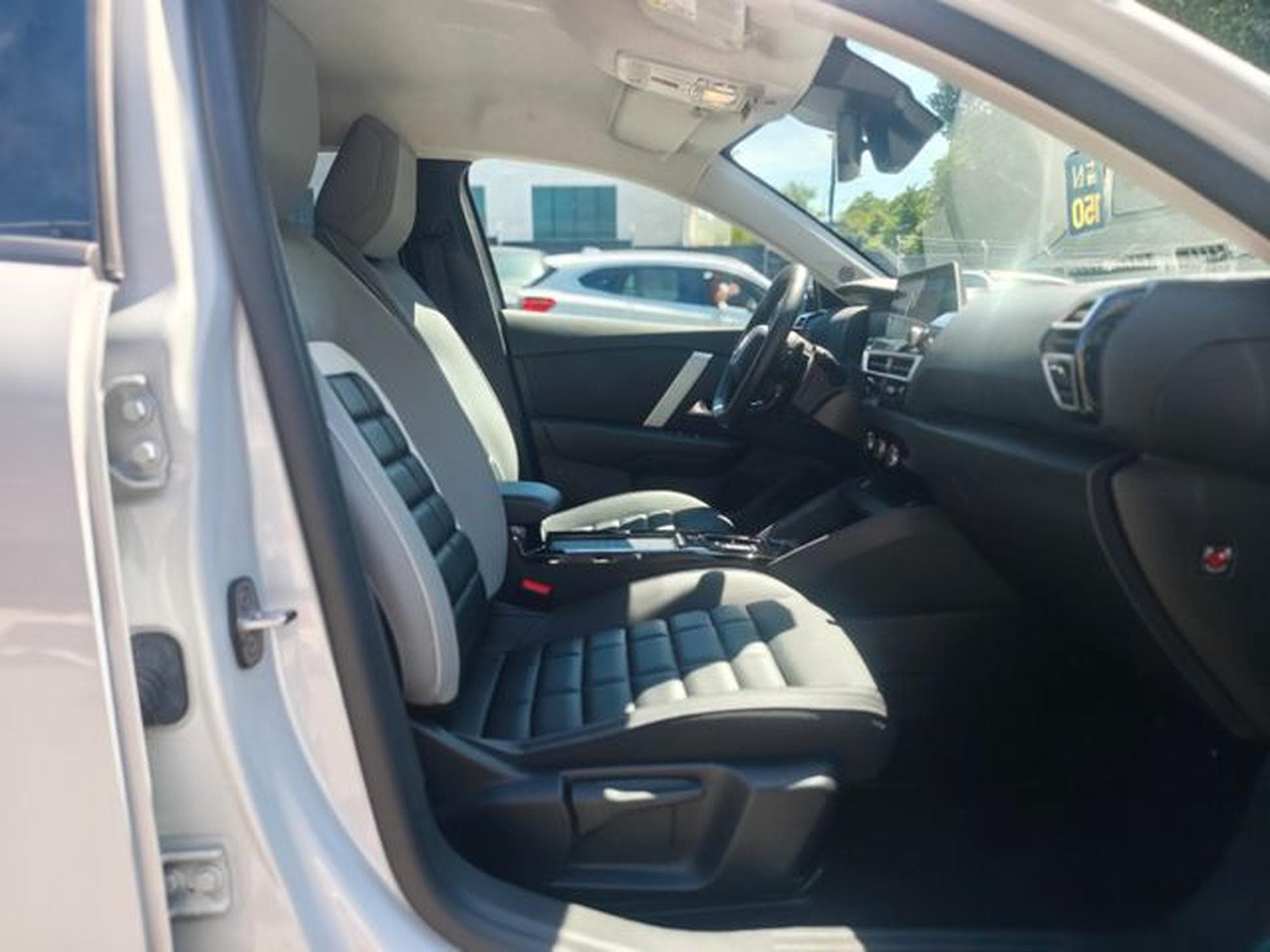 Citroën C4 C4 LIM. MAX*NAVI*KLIMAAUTO*KAMERA* (2025) - Photo 14