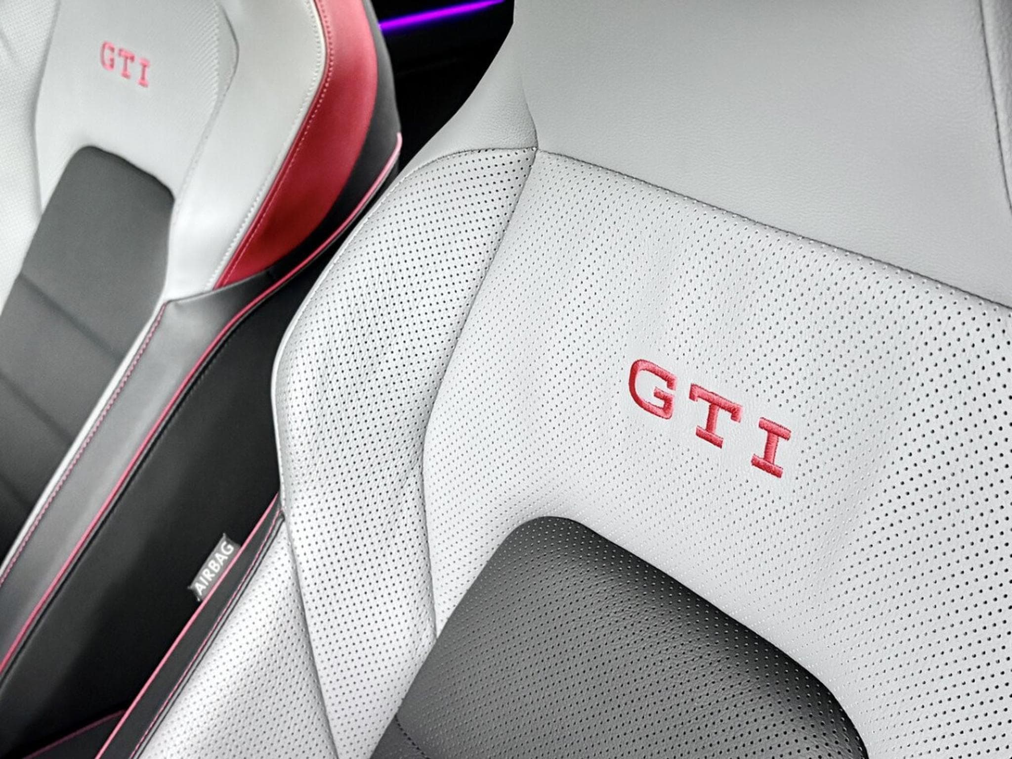VW Golf GTI Clubsport 2.0 TSI 300 CV DSG7 * MATRIX *PANO* *HARMAN* C (2024) - Photo 7