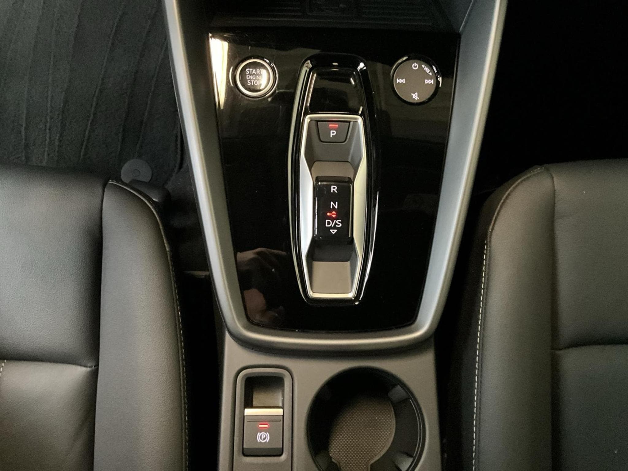 Audi A3 SB+S-line+35TFSI+Led+P.Business (2025) - Photo 12