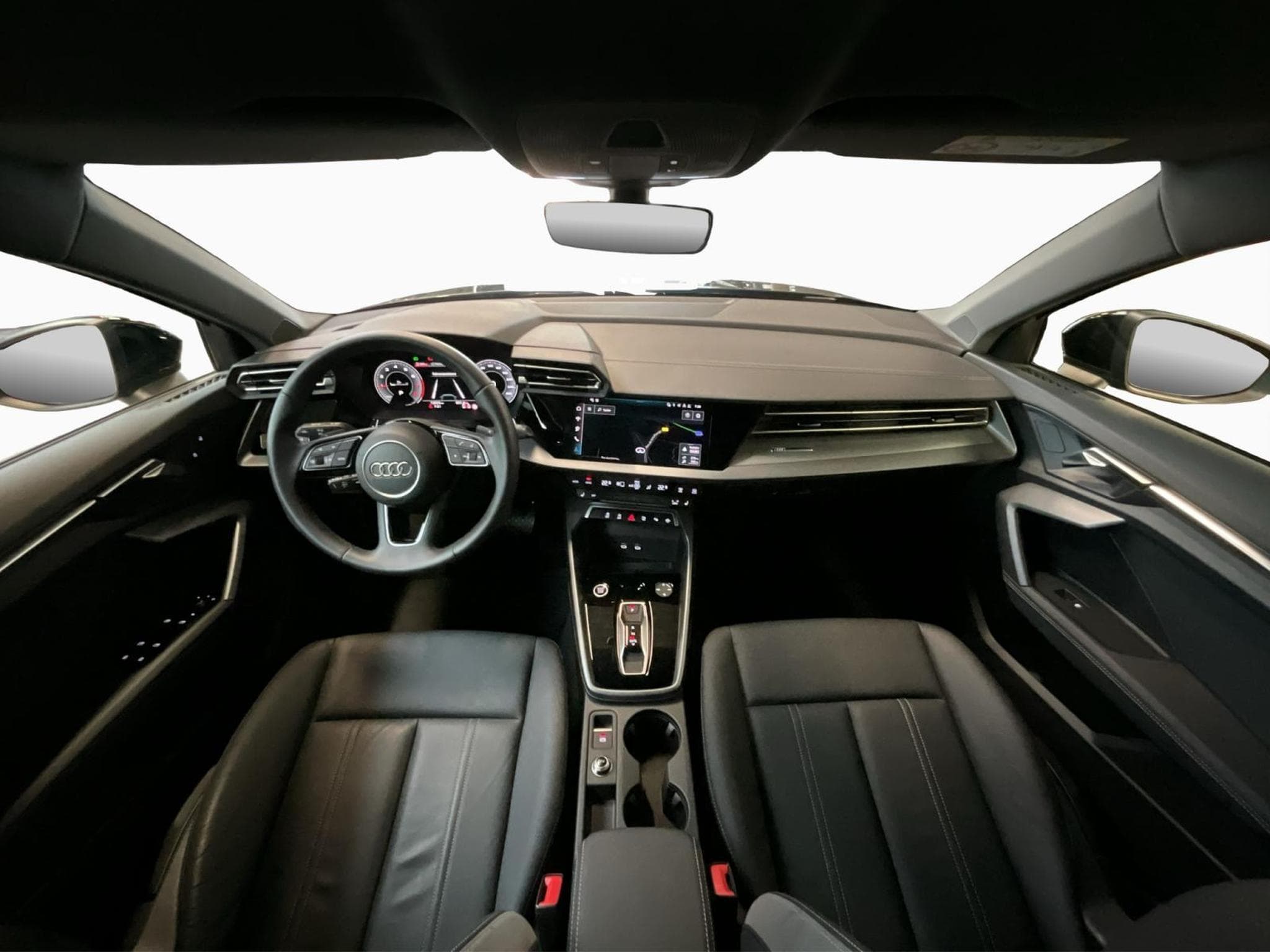 Audi A3 SB+S-line+35TFSI+Led+P.Business (2025) - Photo 2