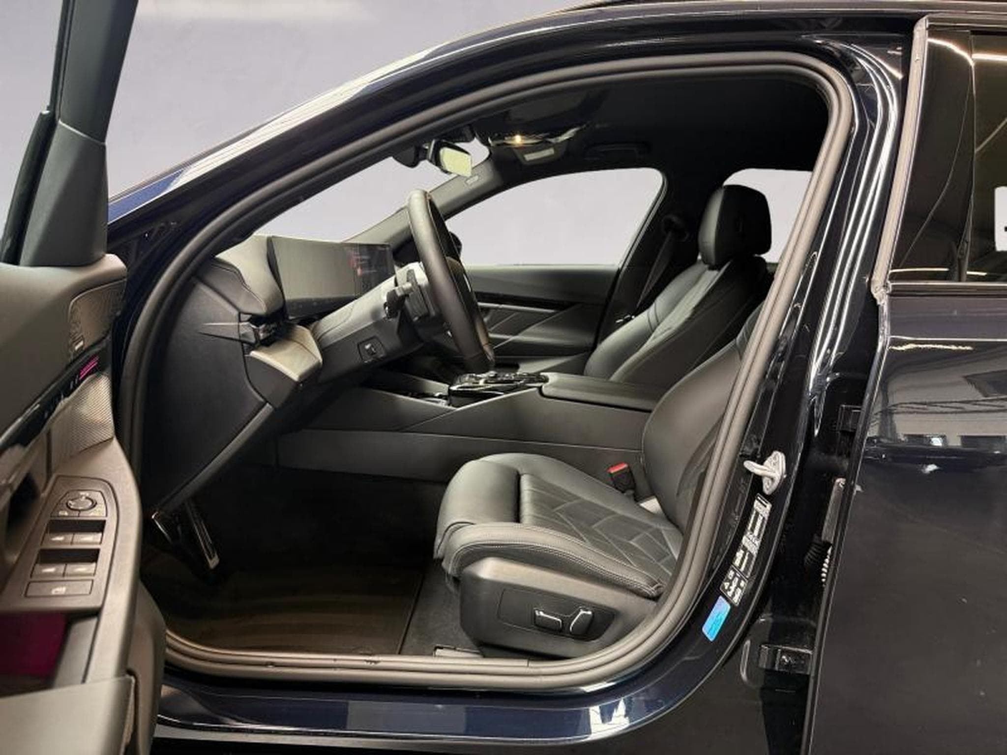 BMW 520 520d xDrive Touring Kit M Sport (2025) - Photo 11