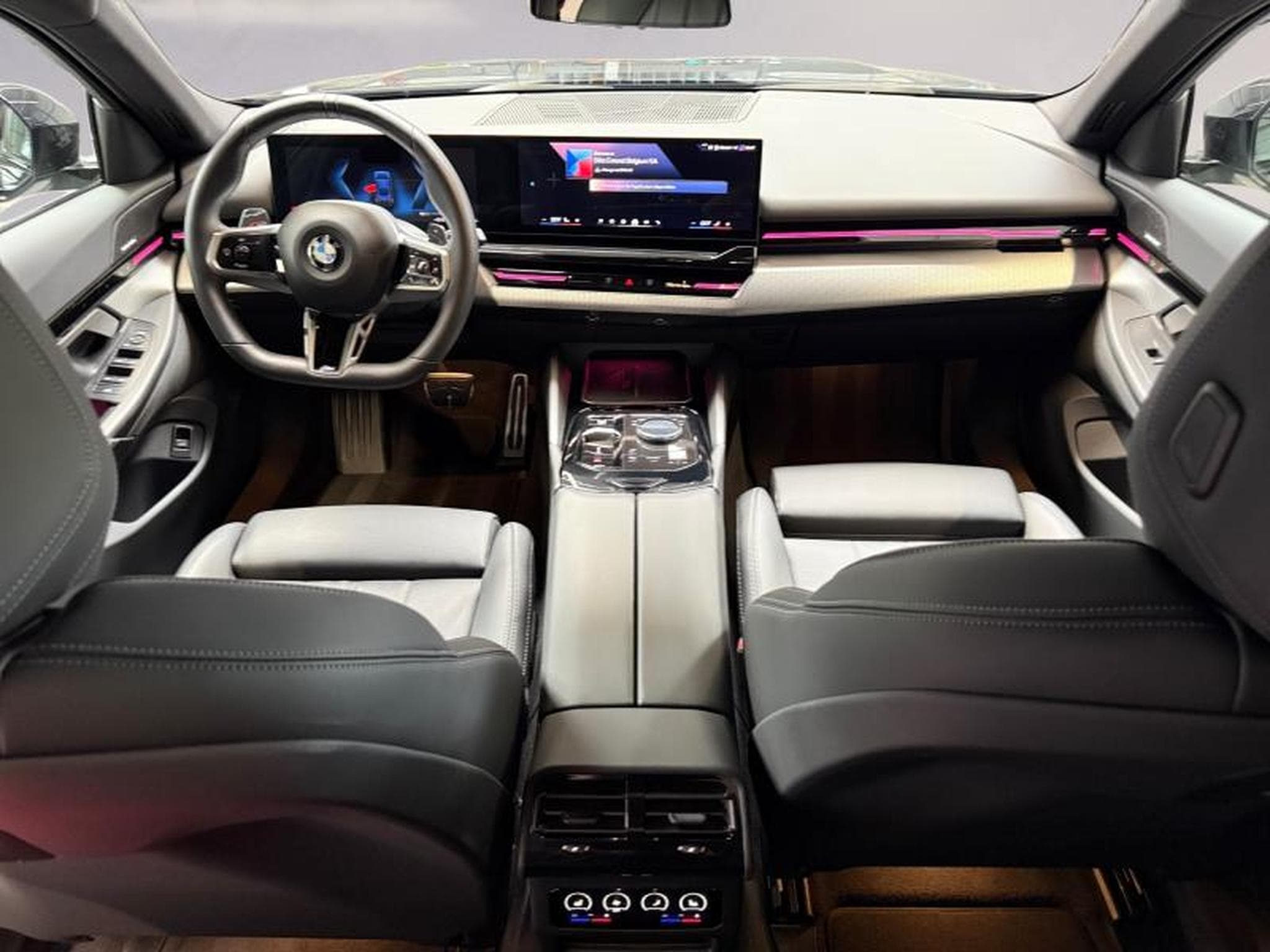 BMW 520 520d xDrive Touring Kit M Sport (2025) - Photo 9