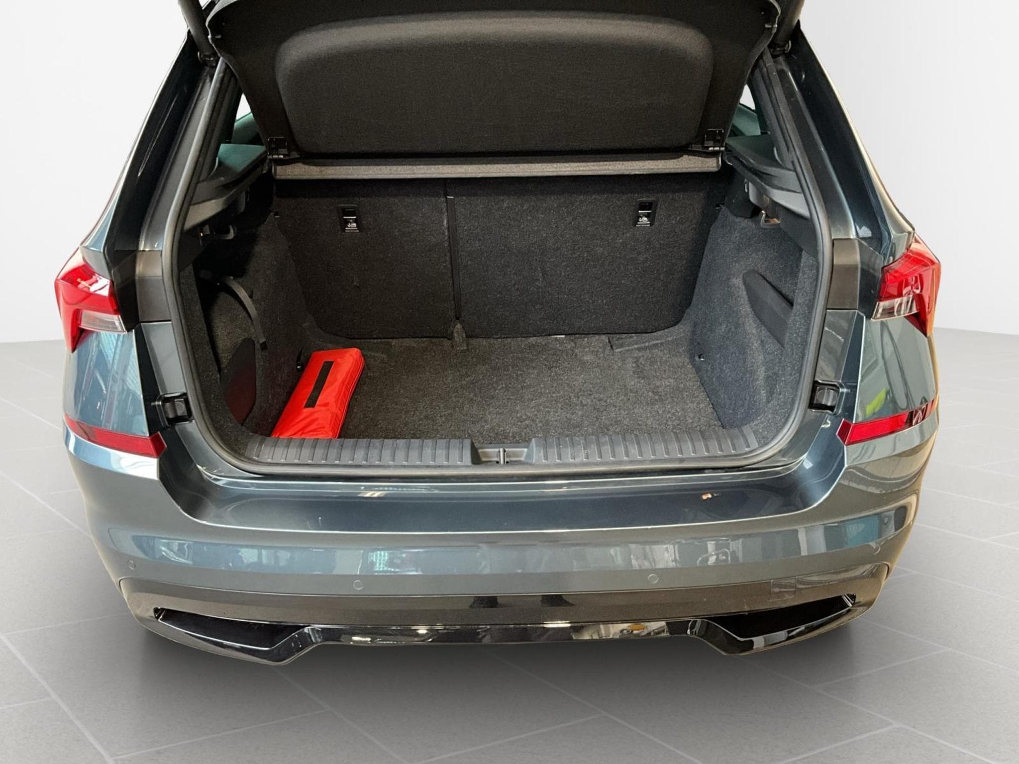 Skoda Kamiq Monte-Carlo+DSG+Kessy+AHK+Navi+LED (2021) - Foto 17