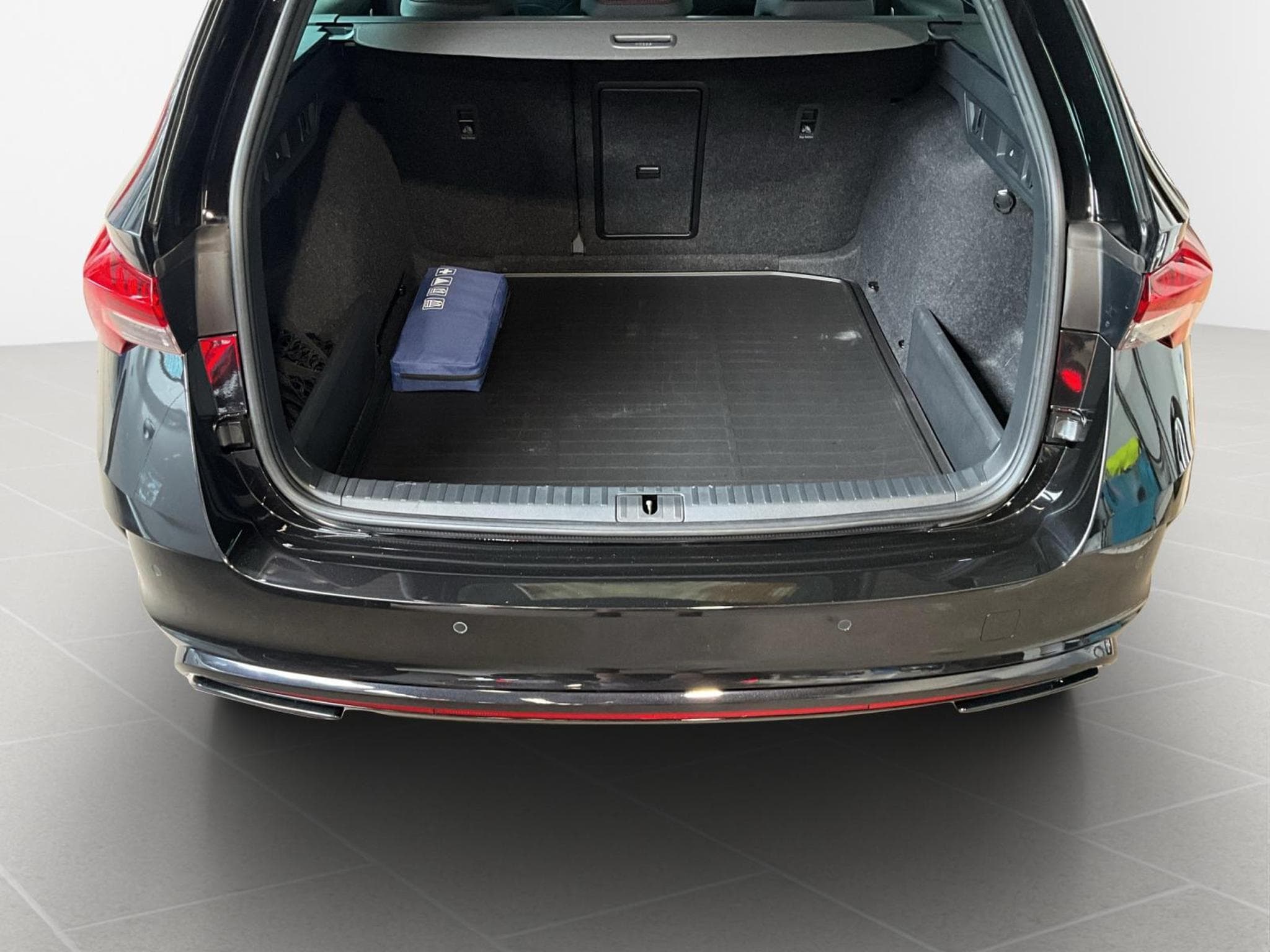 Skoda Octavia RS+DSG+LED+NAVI+DAB+LM19+Pano+360° (2025) - Foto 17