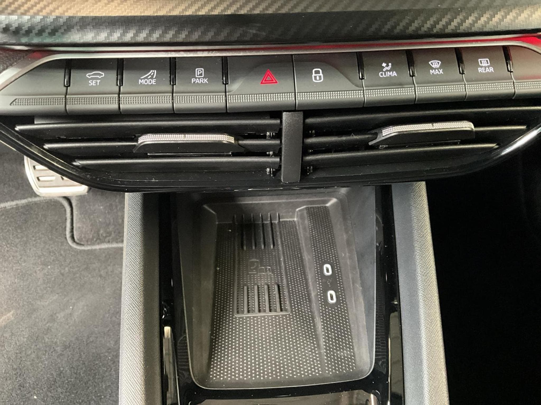 Skoda Octavia RS+DSG+LED+NAVI+DAB+LM19+Pano+360° (2025) - Foto 21