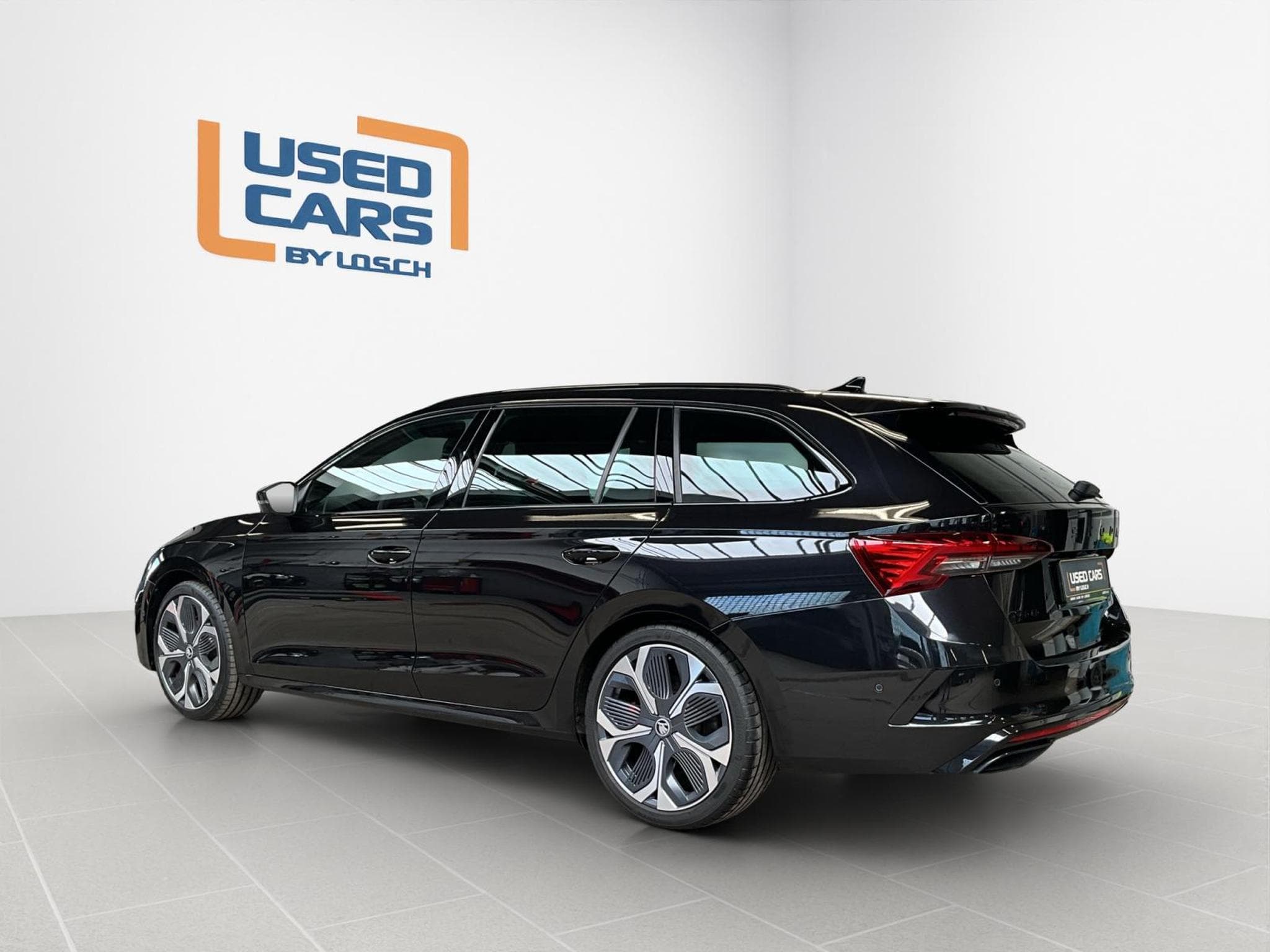Skoda Octavia RS+DSG+LED+NAVI+DAB+LM19+Pano+360° (2025) - Foto 6