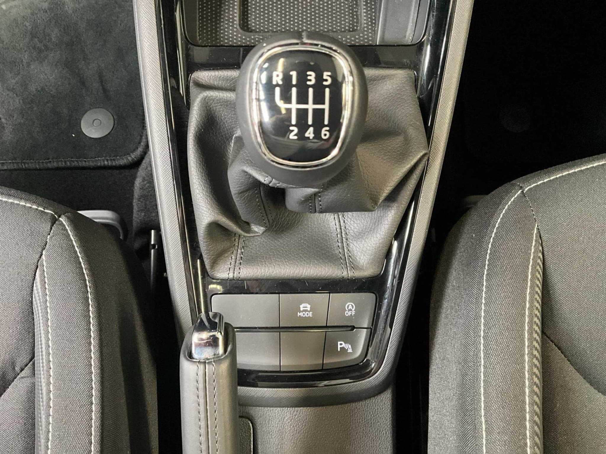 Skoda Scala Monte-Carlo+BVM+LED+Navi (2025) - Foto 14