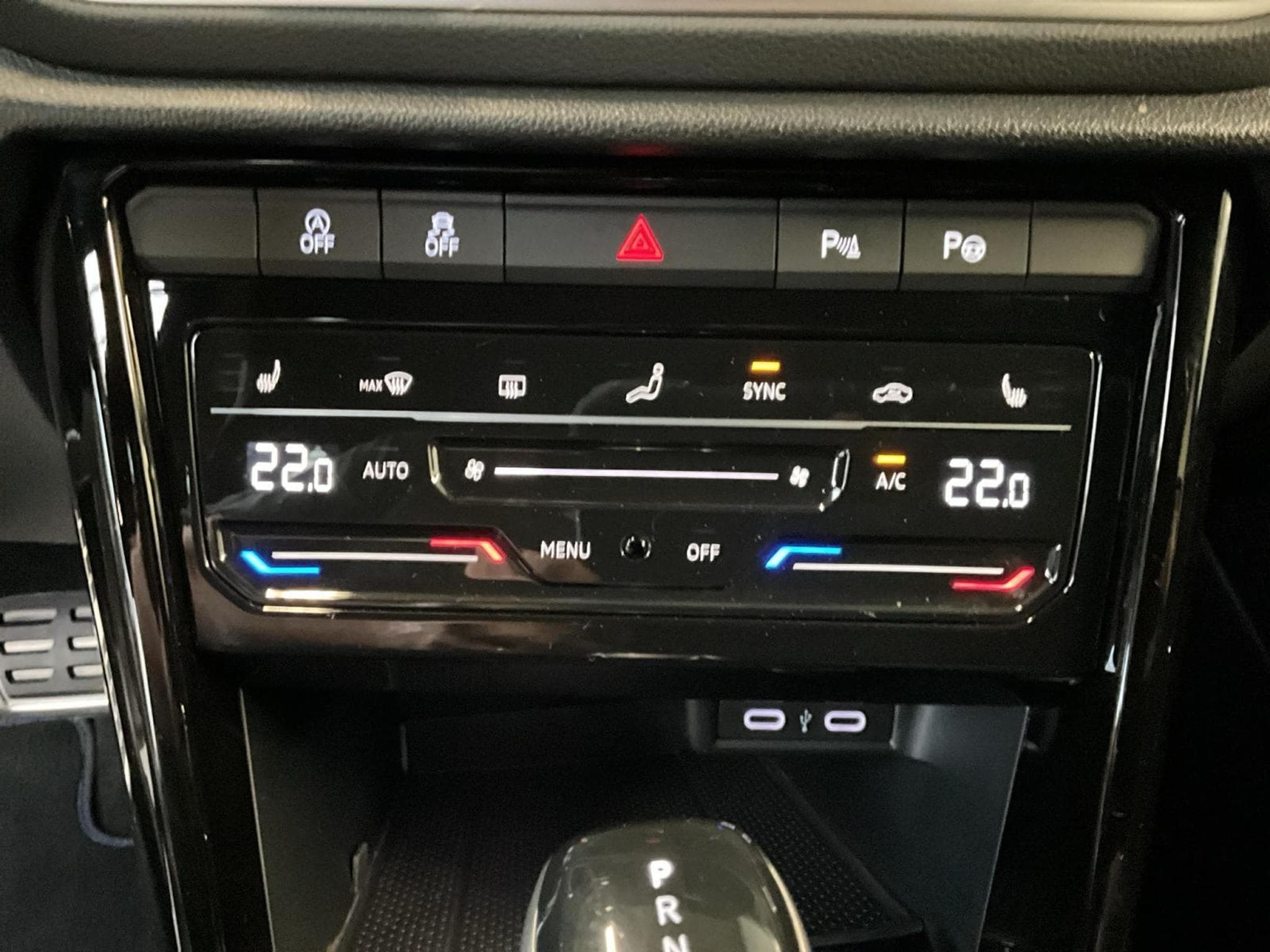 VW T-Roc R+DSG+4M.+Matrix-LED+Navi+IQ-Drive (2022) - Foto 19