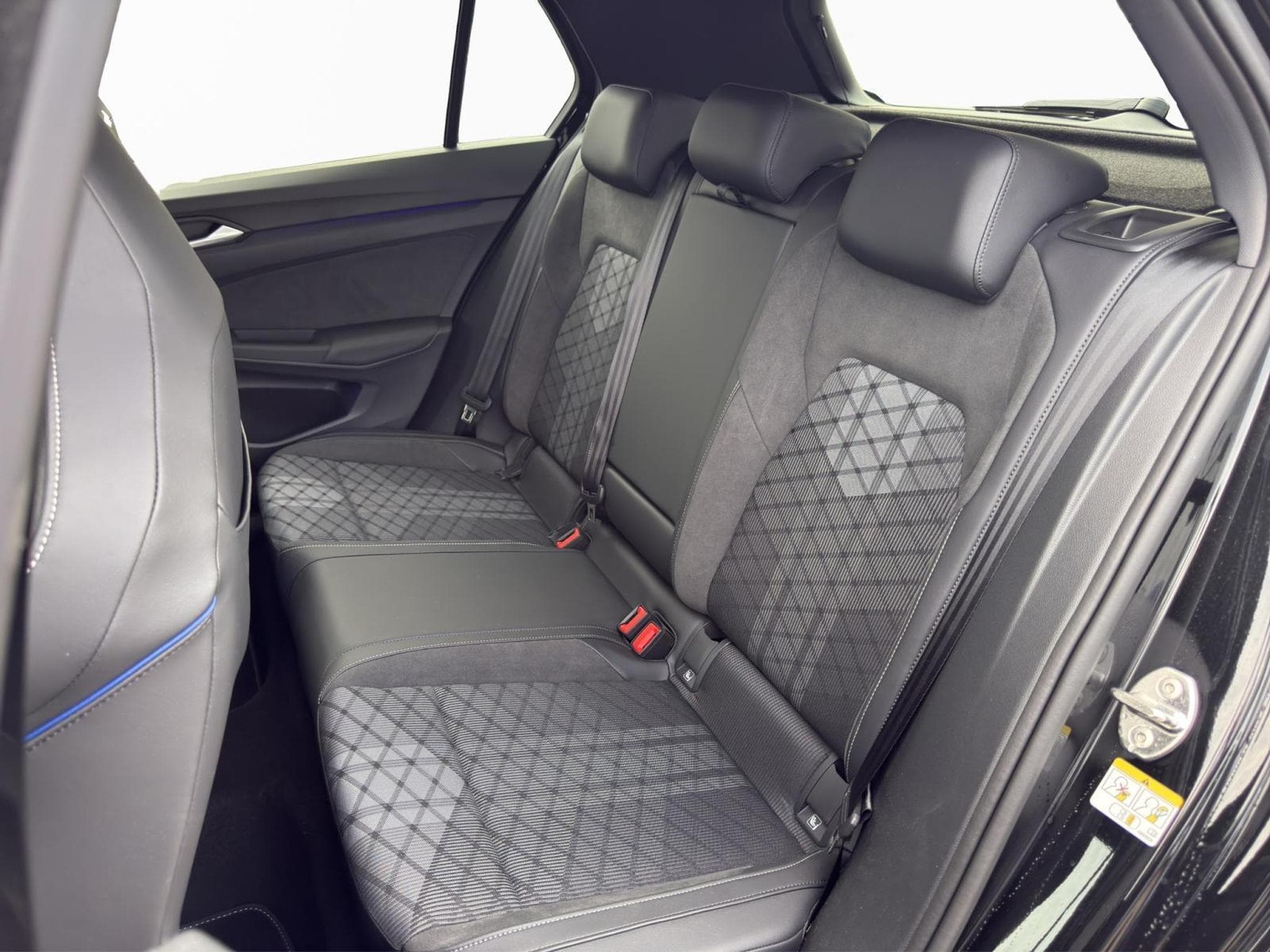 VW Golf R-Line (2026) - Photo 15