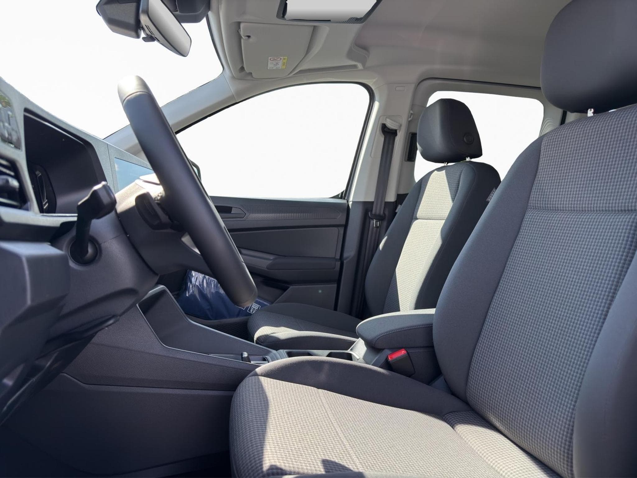 VW Caddy Basic eHYBRID (2026) - Photo 2