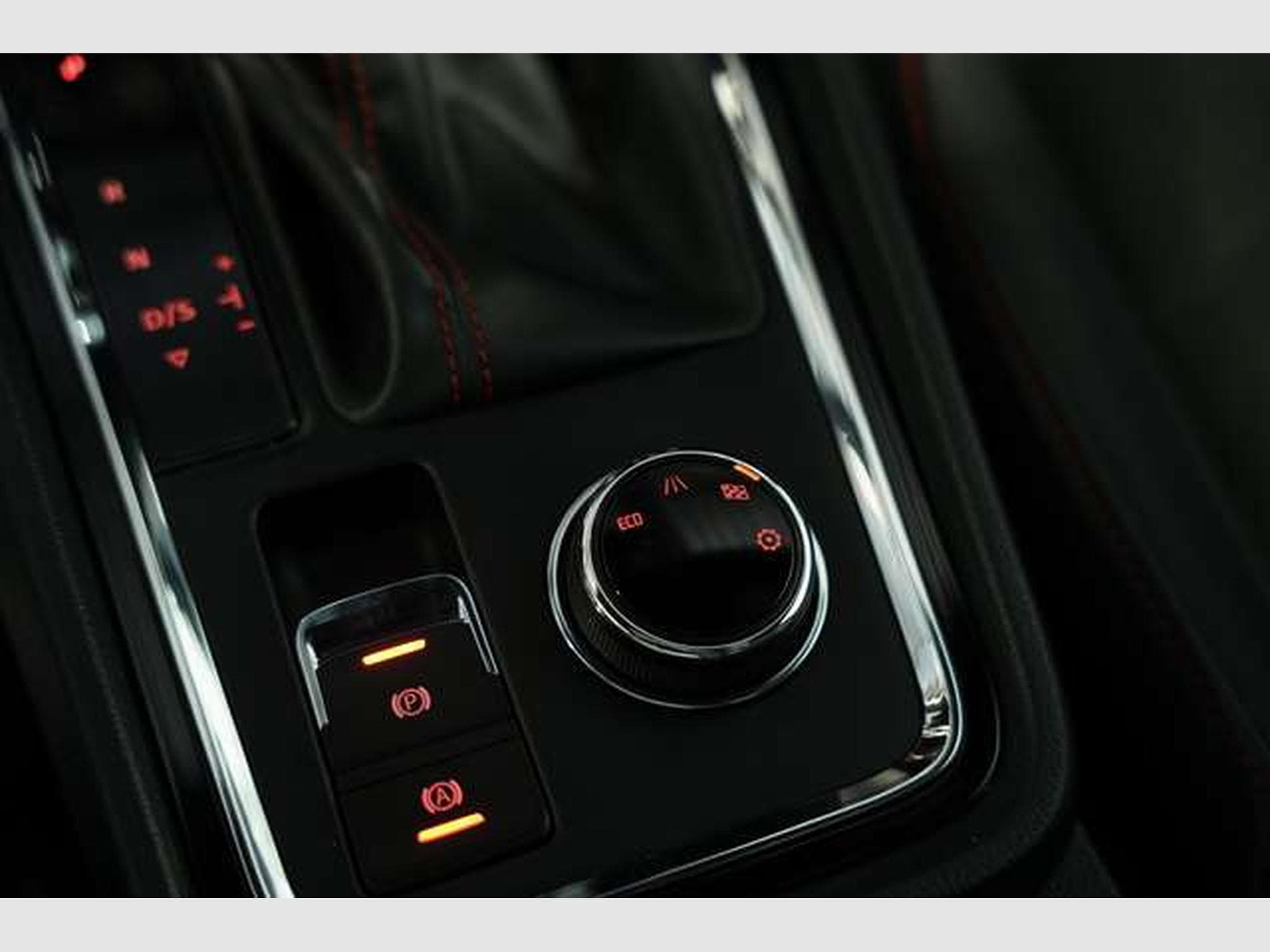 SEAT Ateca 1.4 TSI FR 1.Hand *GSD *360° *ACC *CarPlay (2018) - Photo 28