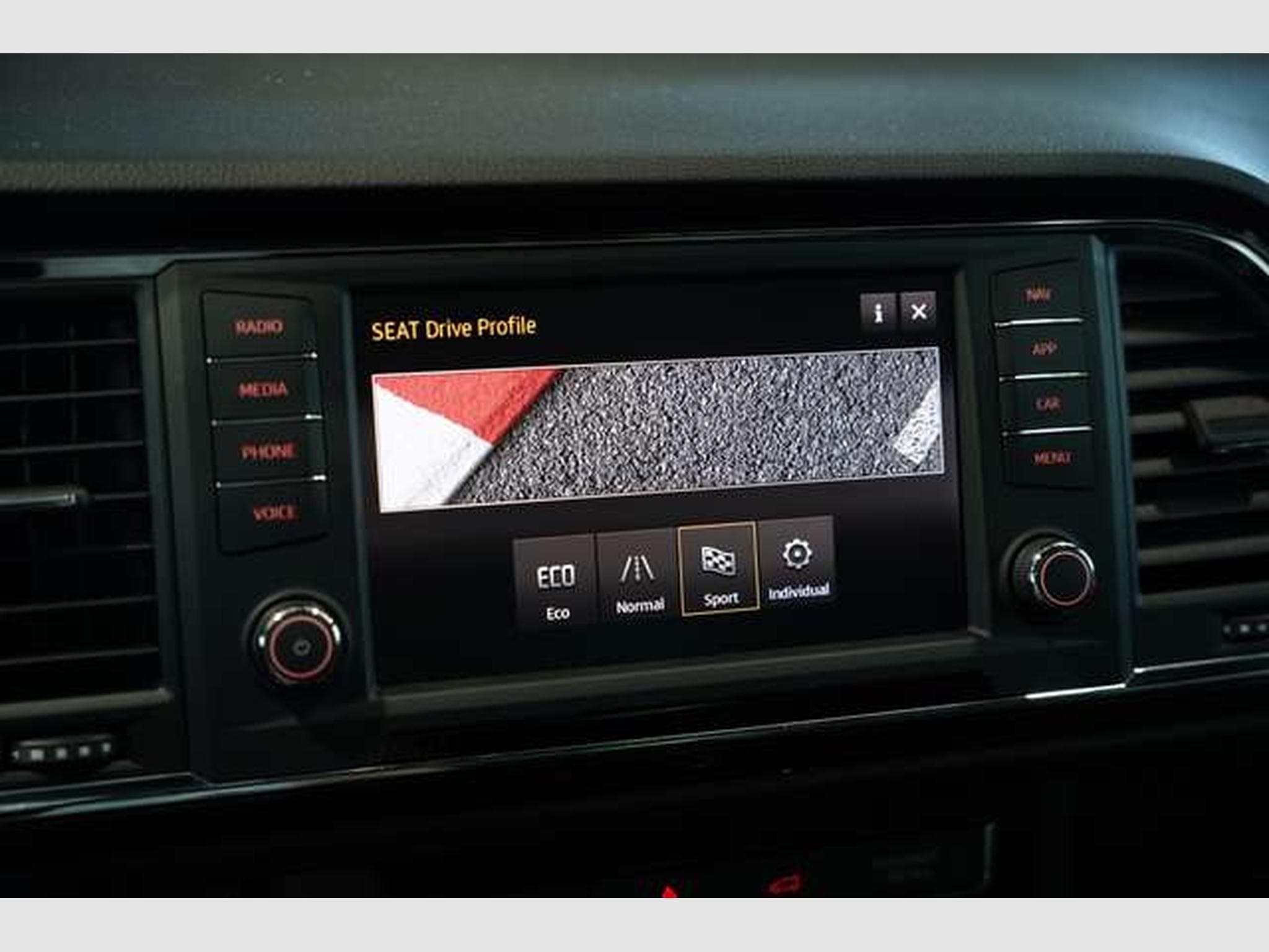 SEAT Ateca 1.4 TSI FR 1.Hand *GSD *360° *ACC *CarPlay (2018) - Photo 36