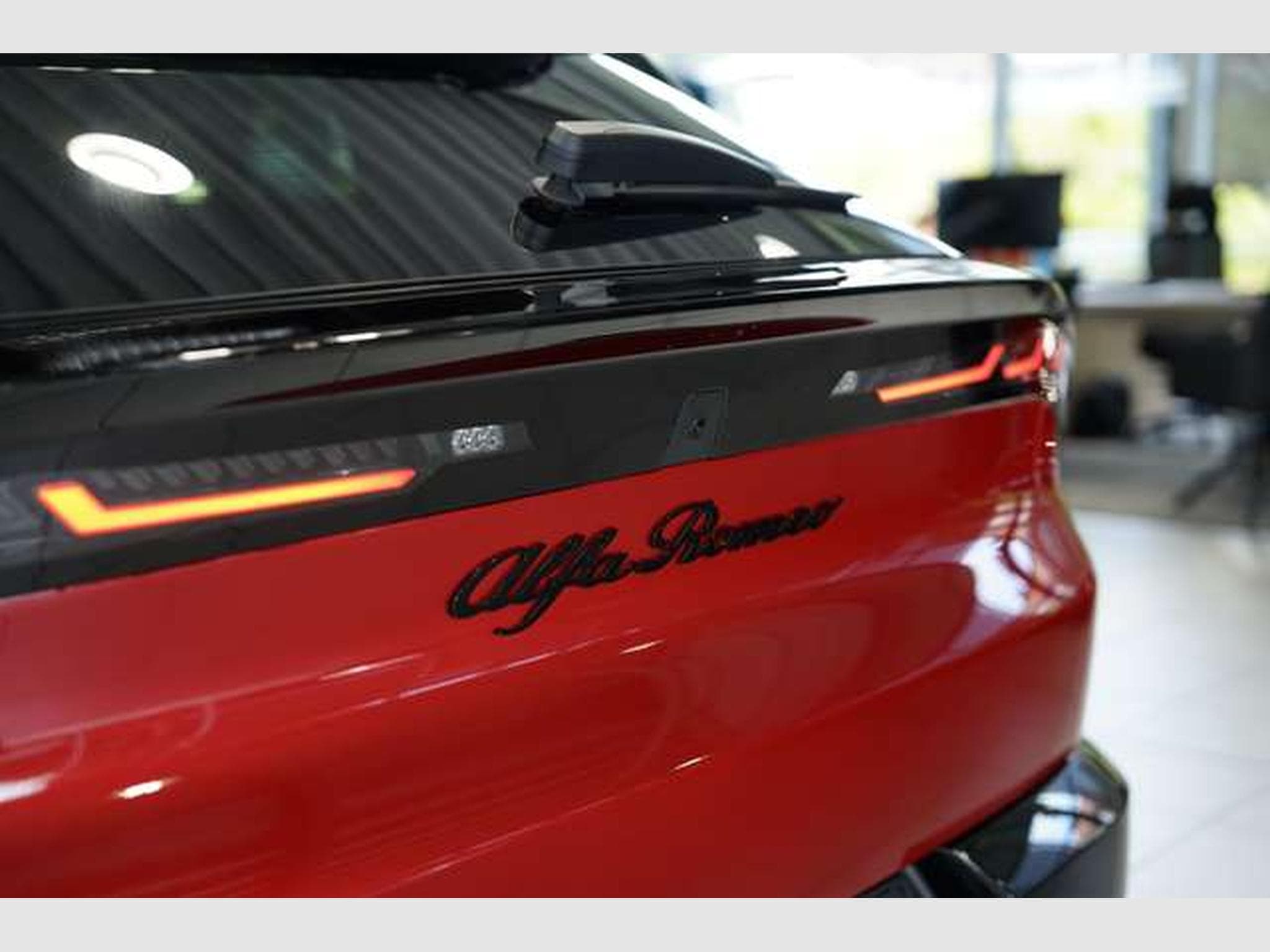 Alfa-Romeo Junior Ibrida 1.2 VGT 48V-Hybrid *1.Hand *MwSt (2025) - Photo 15