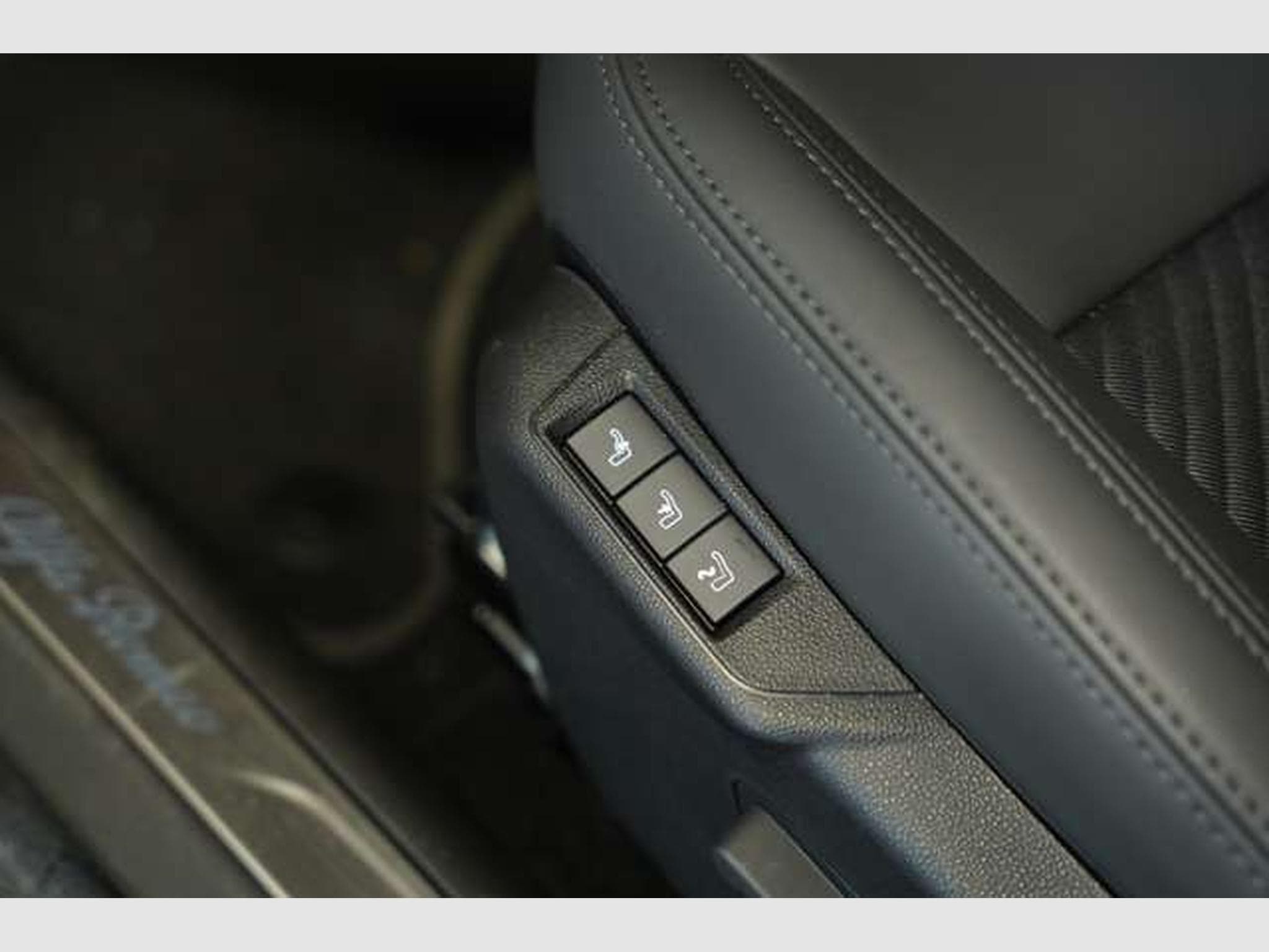 Alfa-Romeo Junior Ibrida 1.2 VGT 48V-Hybrid *1.Hand *MwSt (2025) - Photo 27