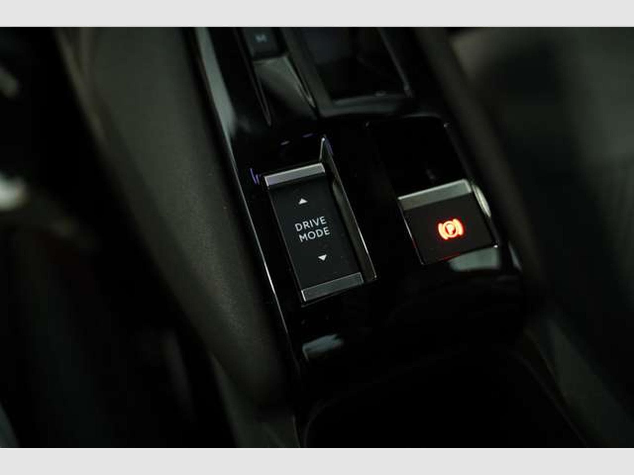 Alfa-Romeo Junior Ibrida 1.2 VGT 48V-Hybrid *1.Hand *MwSt (2025) - Photo 29