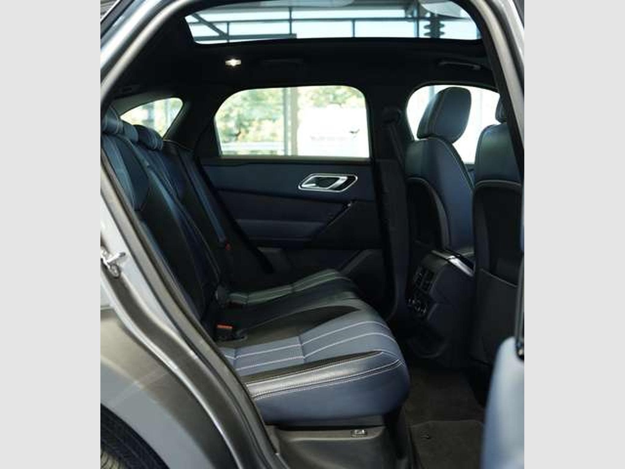 Land-Rover Range Rover Velar R Dynamic S Black-Paket 1.Hand (2019) - Photo 21