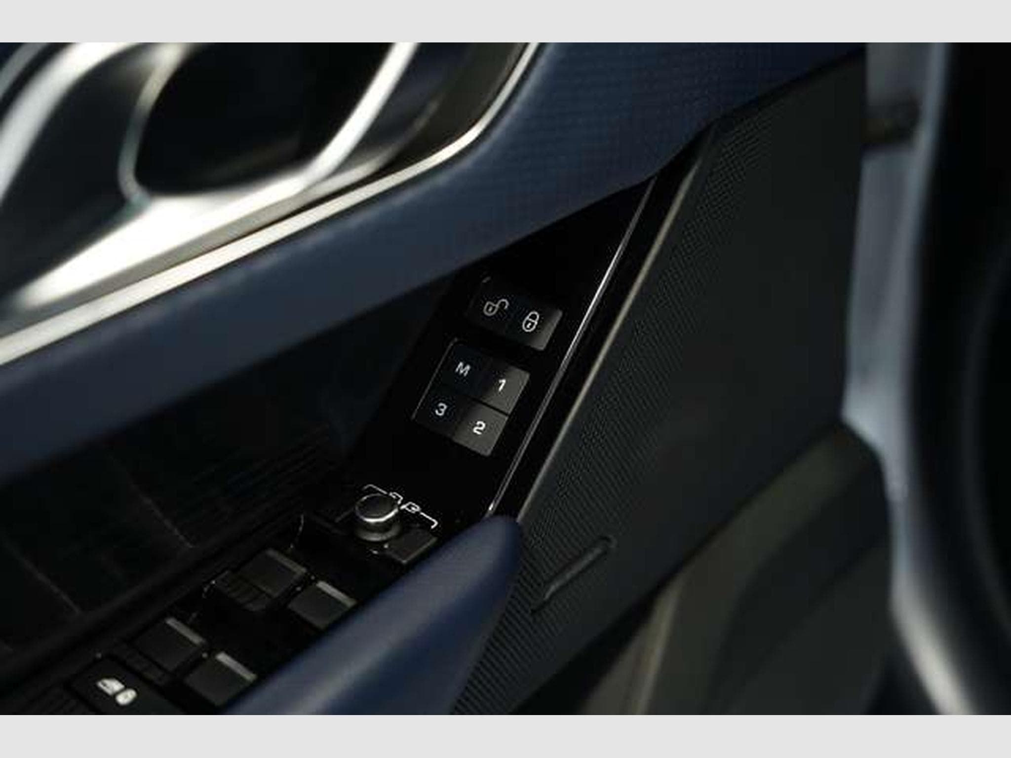 Land-Rover Range Rover Velar R Dynamic S Black-Paket 1.Hand (2019) - Photo 28