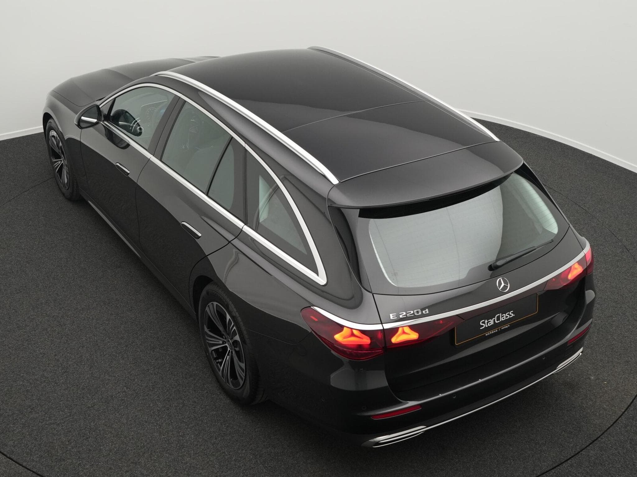 Mercedes E 220 d T Avantgarde LED+Kamera+AHK+Apple (2025) - Foto 11