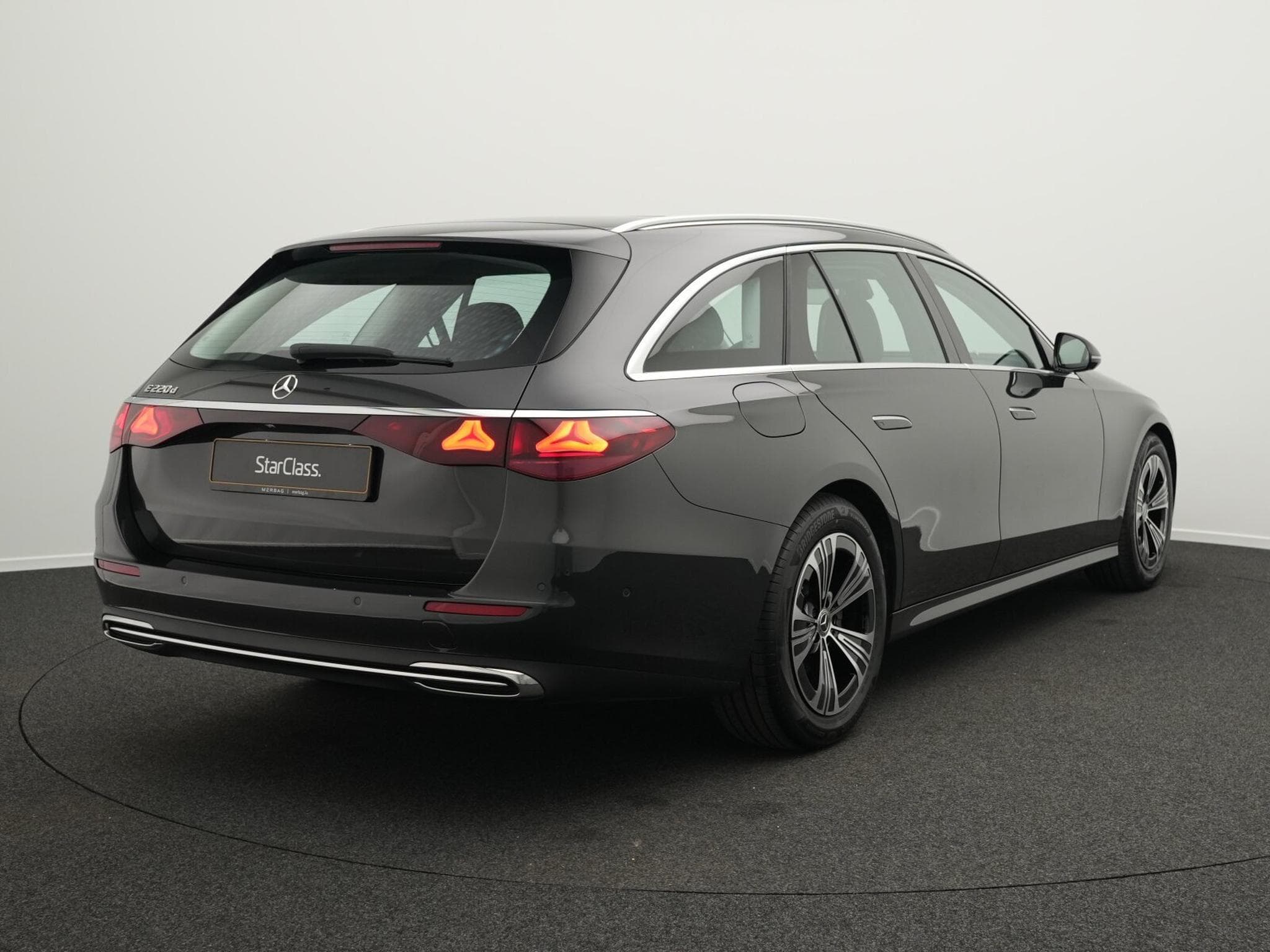 Mercedes E 220 d T Avantgarde LED+Kamera+AHK+Apple (2025) - Foto 3