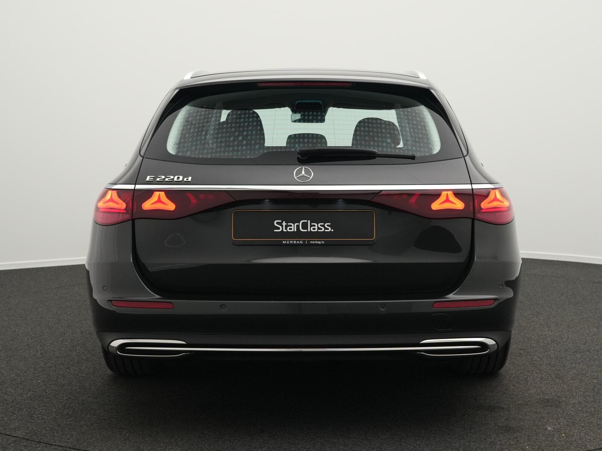 Mercedes E 220 d T Avantgarde LED+Kamera+AHK+Apple (2025) - Foto 4