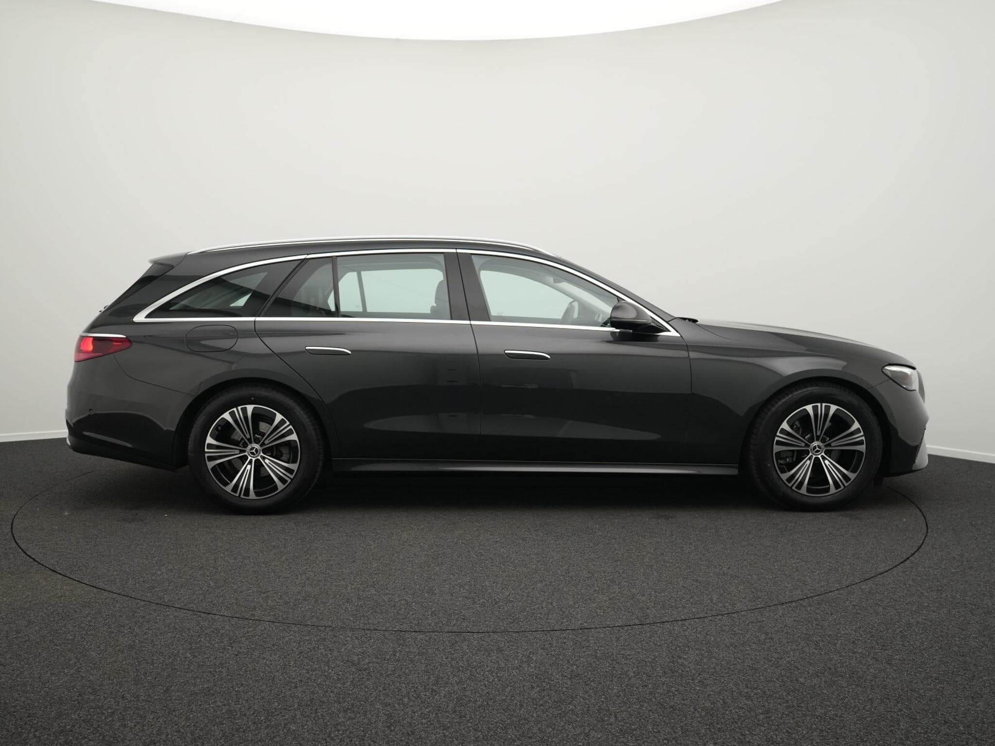 Mercedes E 220 d T Avantgarde LED+Kamera+AHK+Apple (2025) - Foto 5