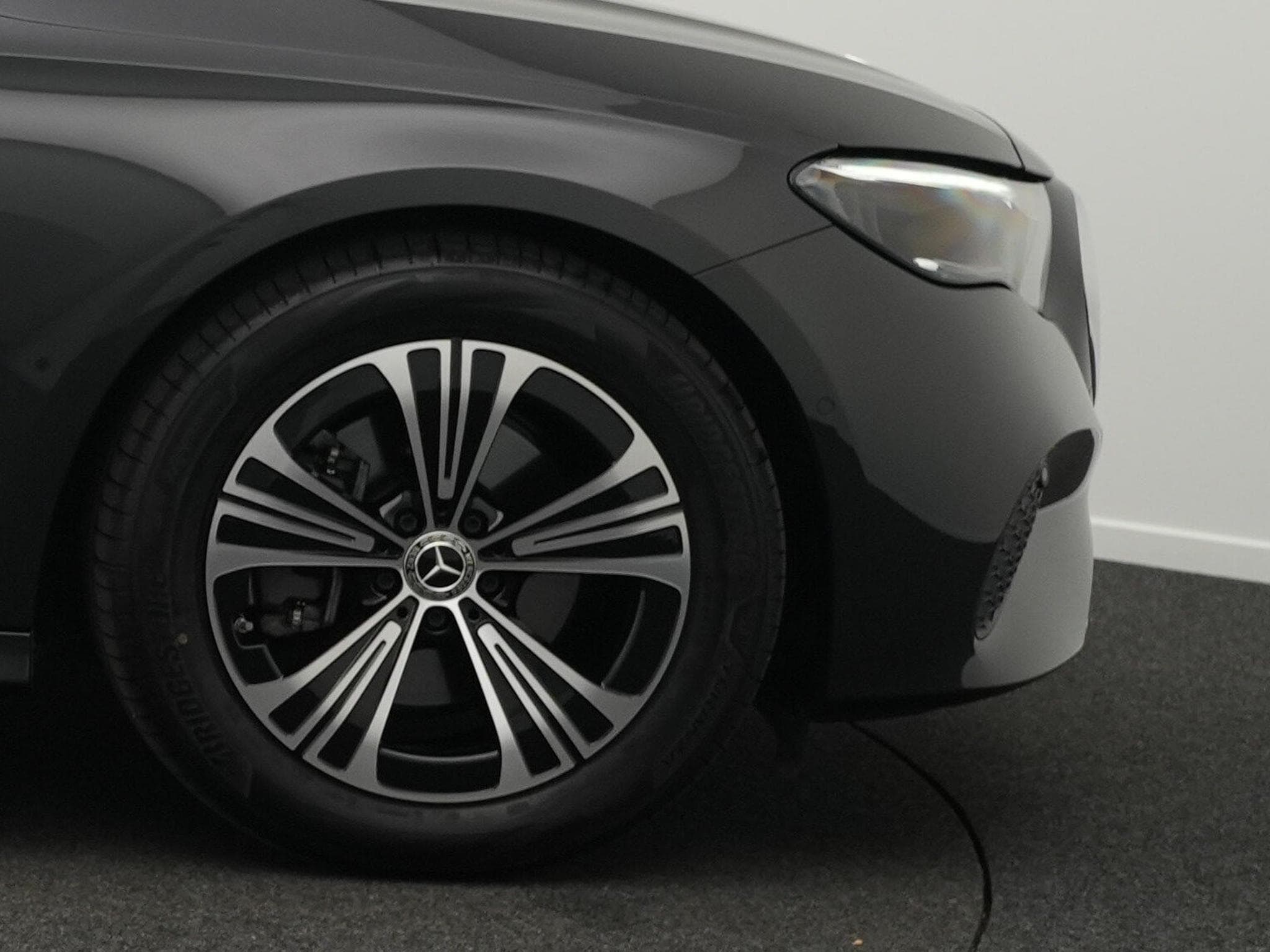 Mercedes E 220 d T Avantgarde LED+Kamera+AHK+Apple (2025) - Foto 6
