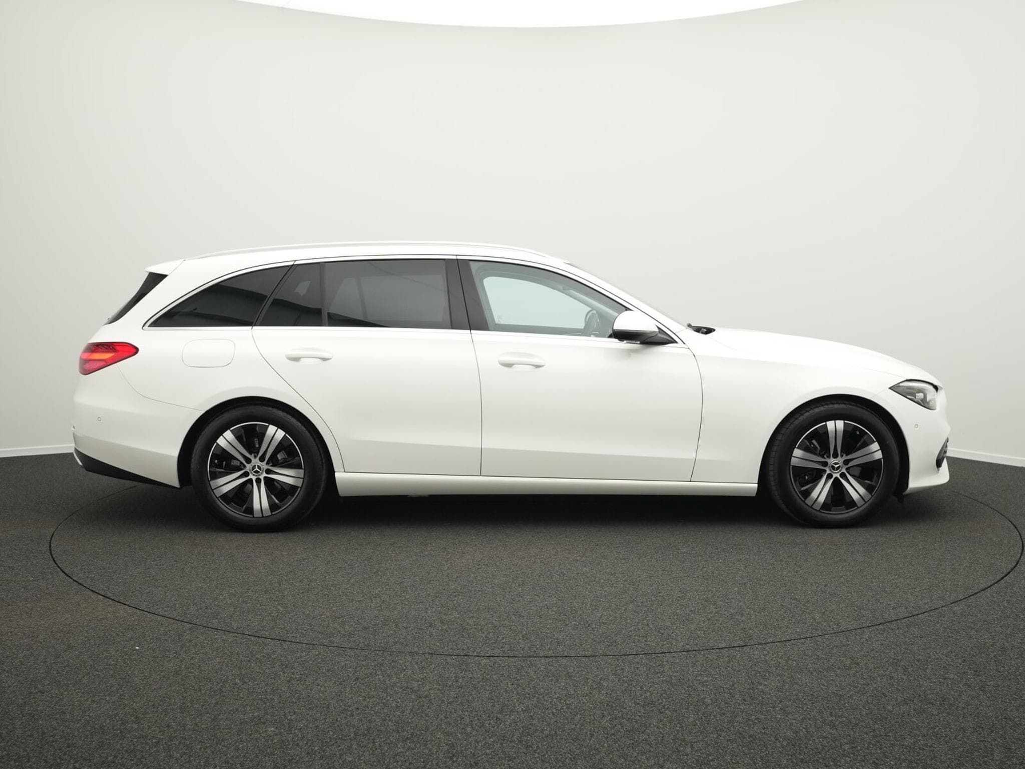Mercedes C 200 d T Avantgarde LED+Kamera+AHK+EasyPack (2025) - Foto 5