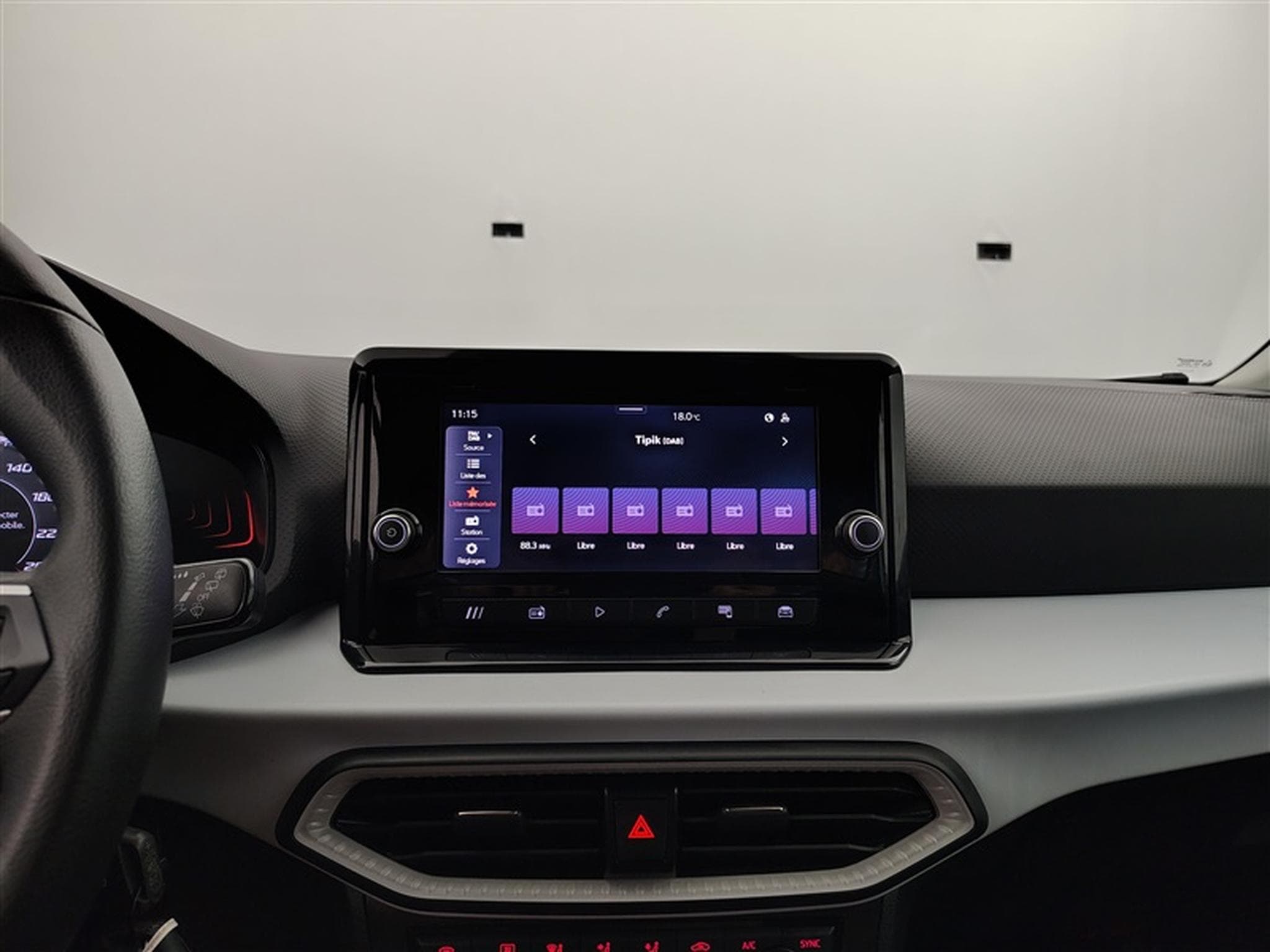 Seat Arona 1.0 TSI Move! DSG NAVI / FULL LED / CARPLAY (2024) - Photo 11