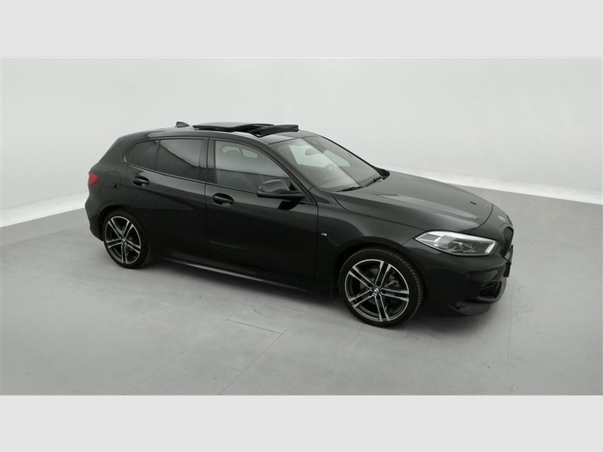 BMW 118 118iA Pack M NAVI / CARPLAY / CAMERA / TO PANO (2024) - Photo 24