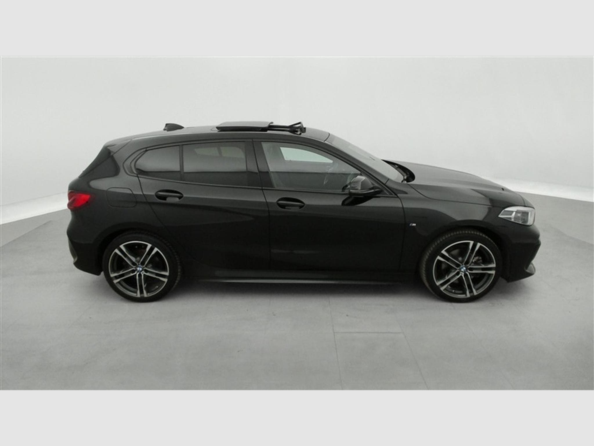 BMW 118 118iA Pack M NAVI / CARPLAY / CAMERA / TO PANO (2024) - Photo 25