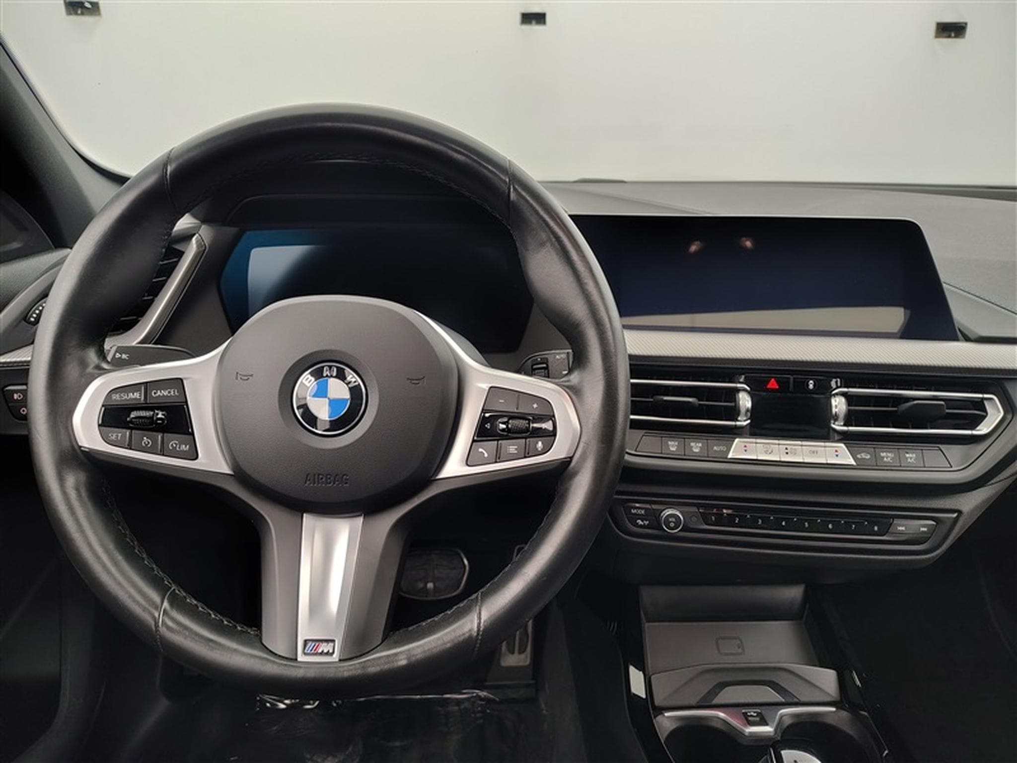 BMW 118 118iA Pack M NAVI / CARPLAY / CAMERA / TO PANO (2024) - Photo 9