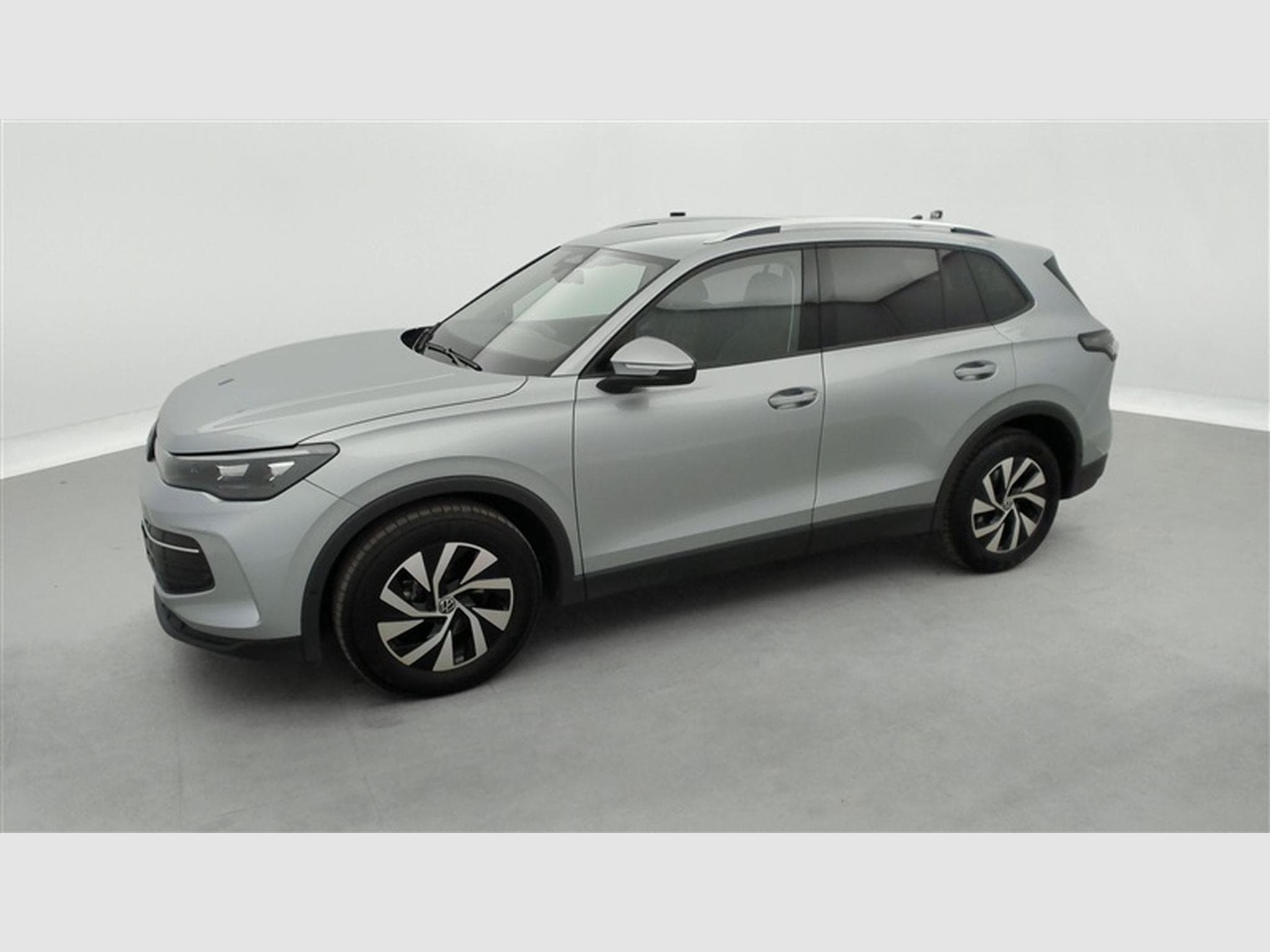 VW Tiguan 1.5 eTSI mHEV ACT Life United OPF DSG (2025) - Photo 23