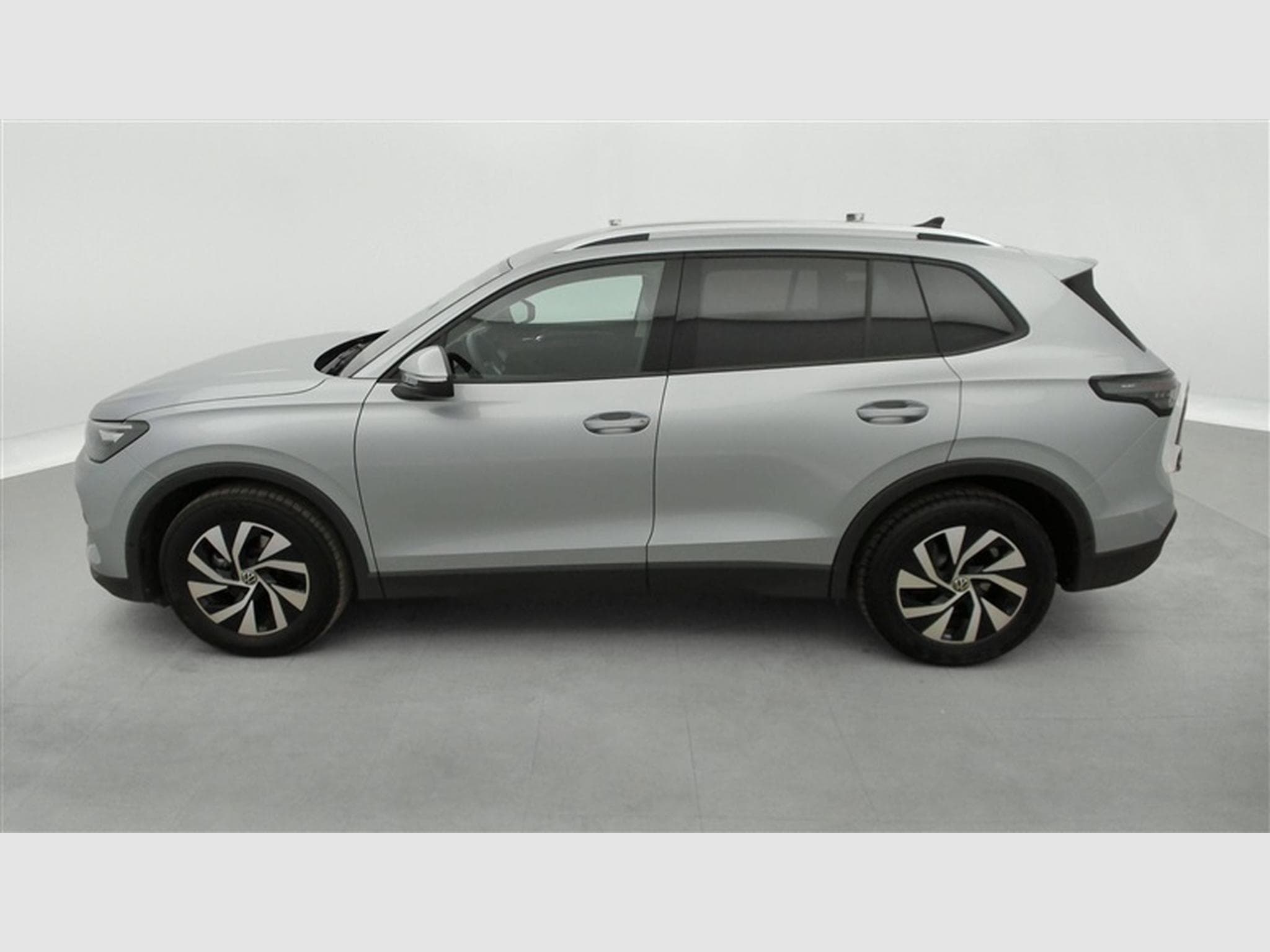 VW Tiguan 1.5 eTSI mHEV ACT Life United OPF DSG (2025) - Photo 3
