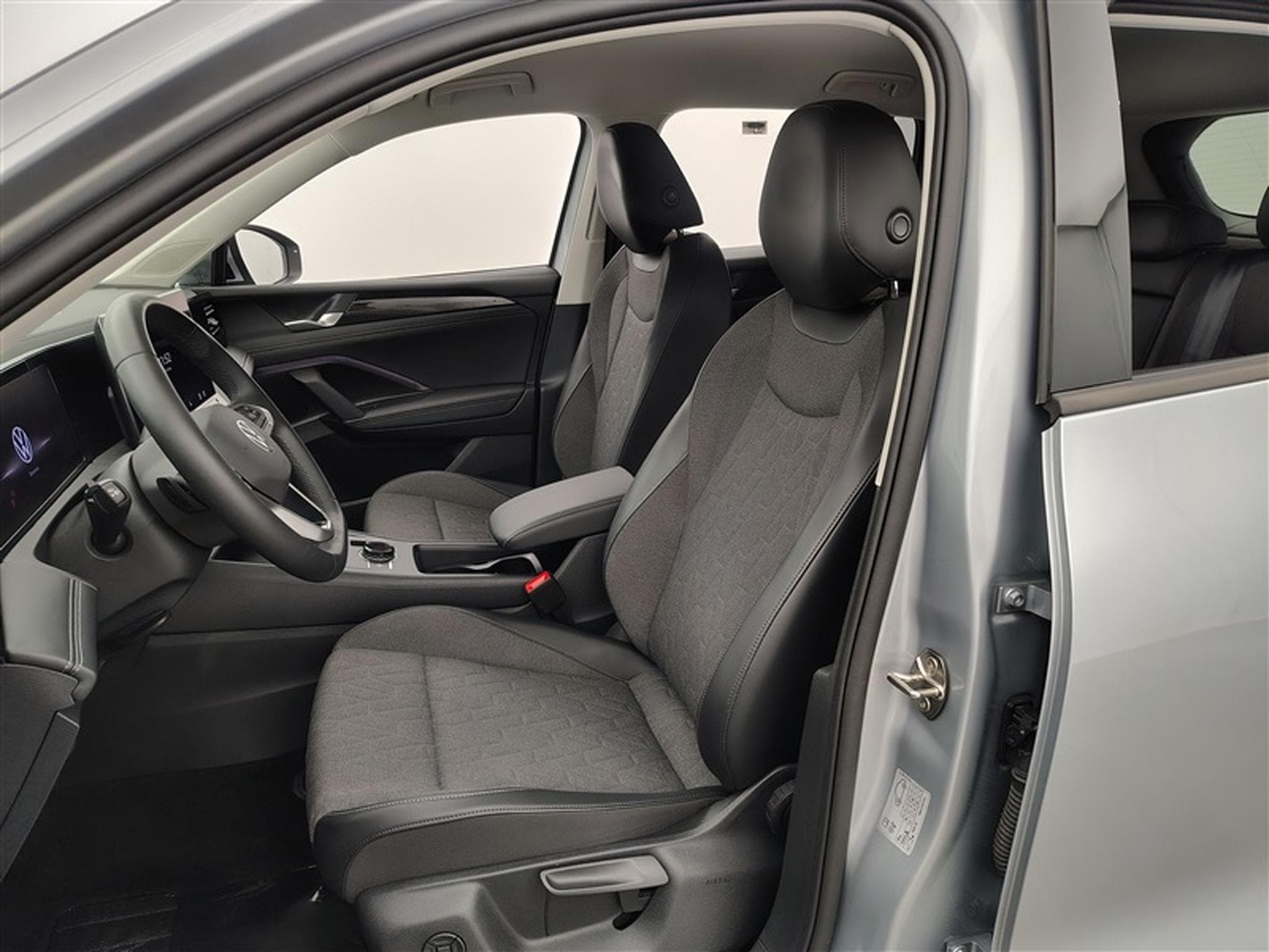 VW Tiguan 1.5 eTSI mHEV ACT Life United OPF DSG (2025) - Photo 7