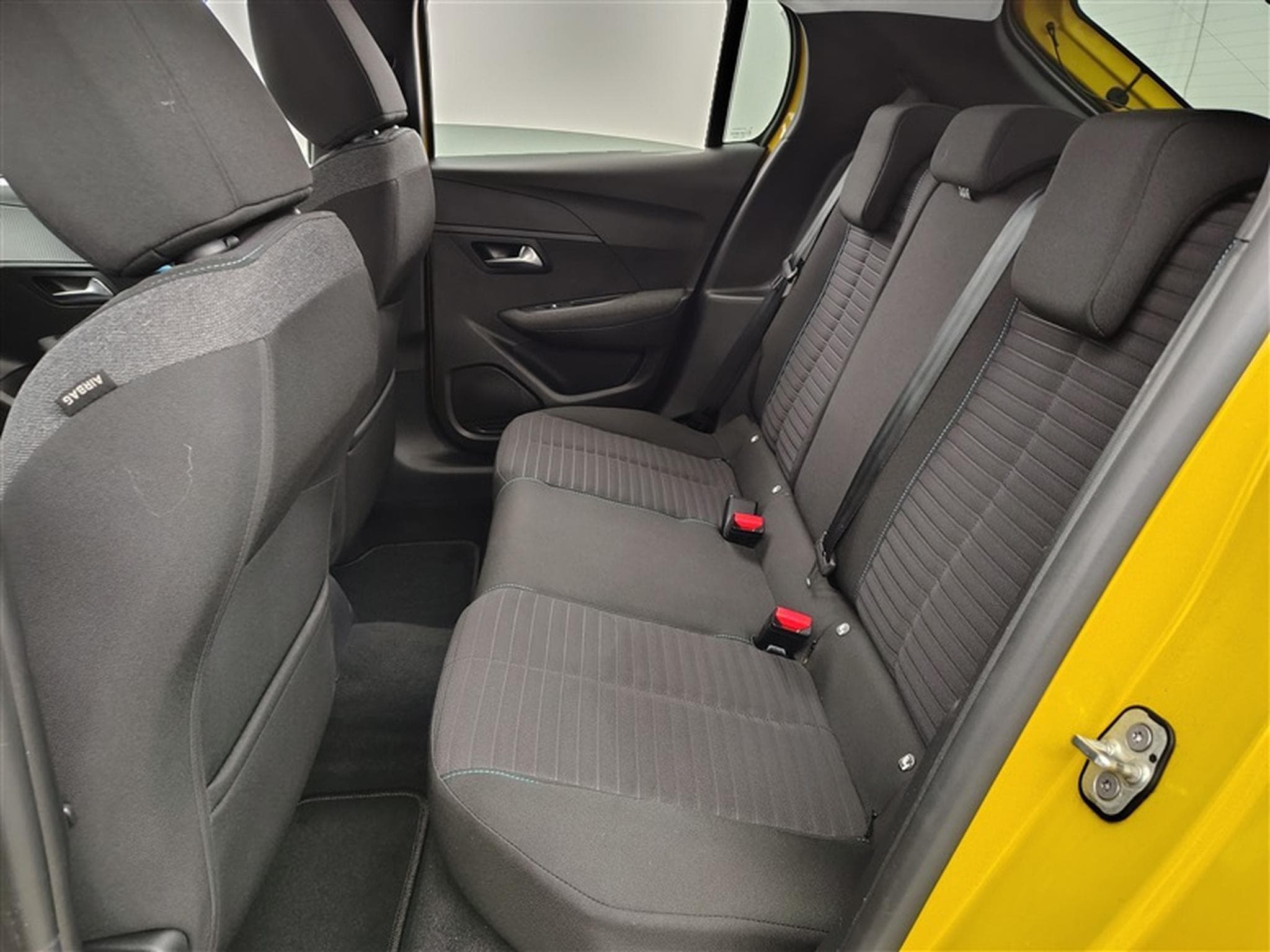 Peugeot 208 1.2i PureTech 100Cv EAT8 Style NAVI / FULL LED / PDC (2023) - Foto 13