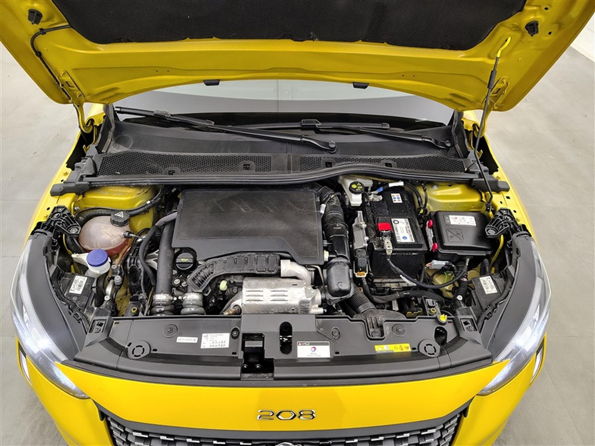 Peugeot 208 1.2i PureTech 100Cv EAT8 Style NAVI / FULL LED / PDC (2023) - Foto 19