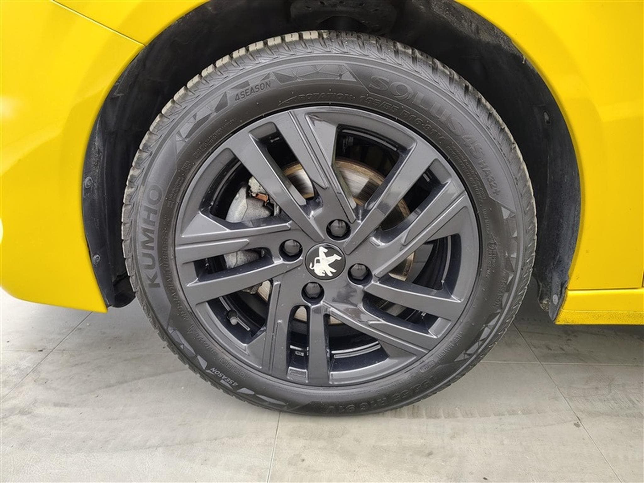 Peugeot 208 1.2i PureTech 100Cv EAT8 Style NAVI / FULL LED / PDC (2023) - Foto 6