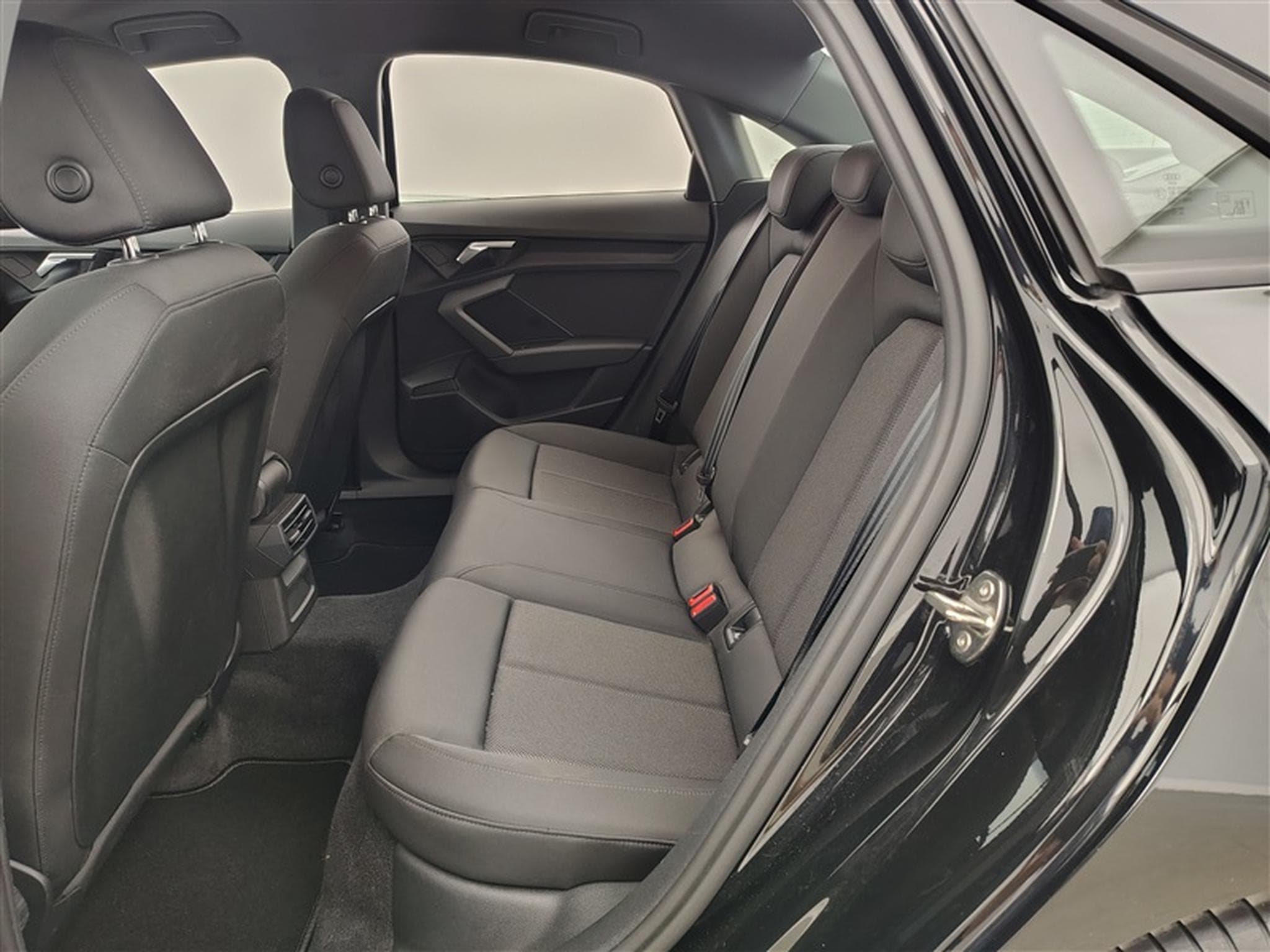 Audi A3 30 TDi  Navi Cockpit / Led / PDC (2023) - Photo 13